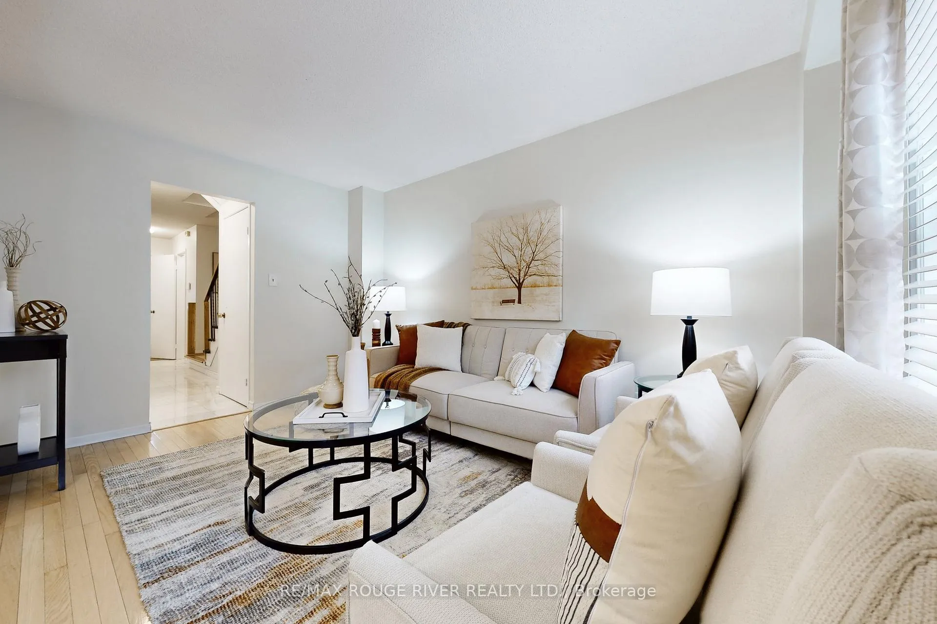 Photo 5 of 2144 Duberry Drive E, Pickering, Brock Ridge — HOMEH