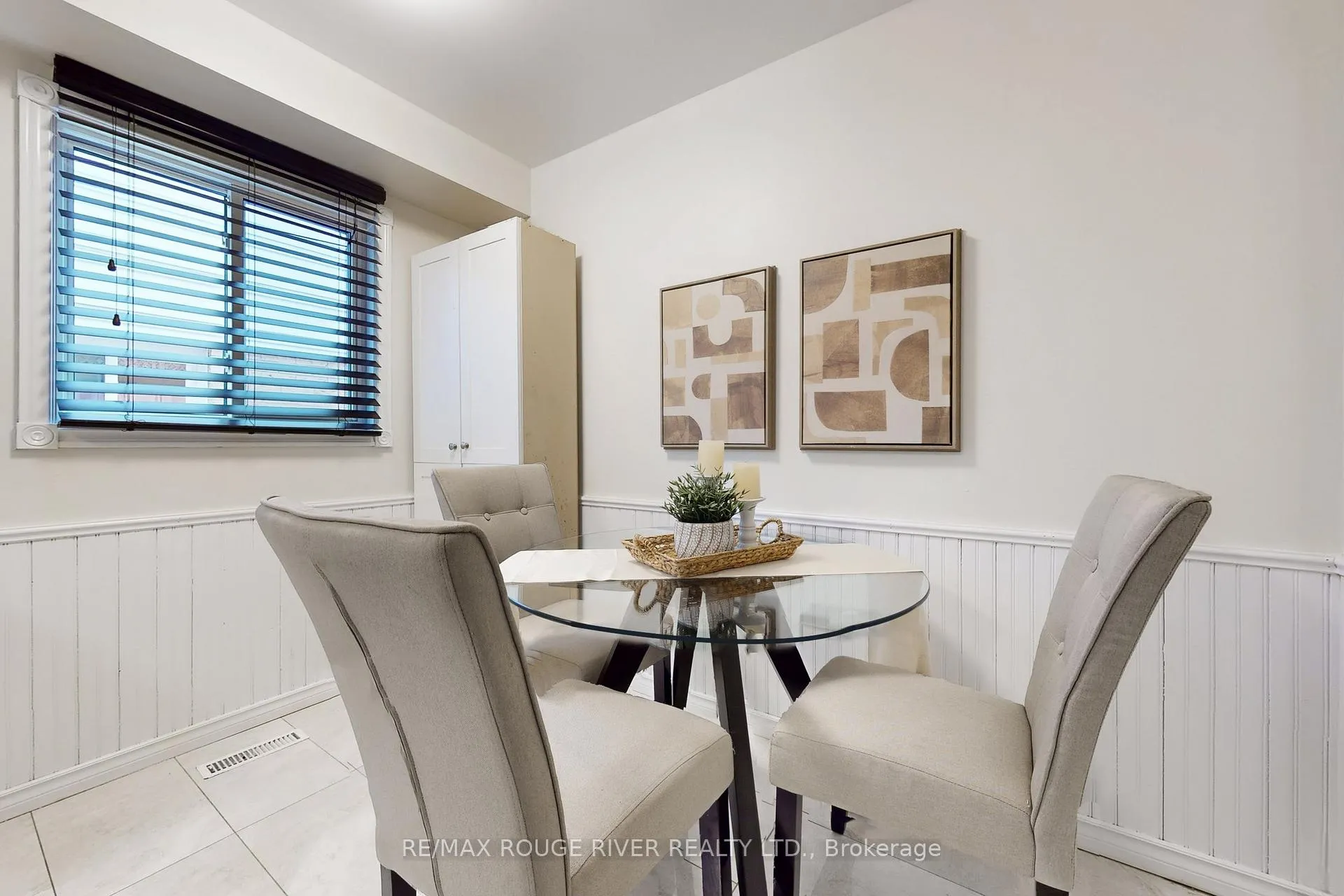 Photo 11 of 2144 Duberry Drive E, Pickering, Brock Ridge — HOMEH
