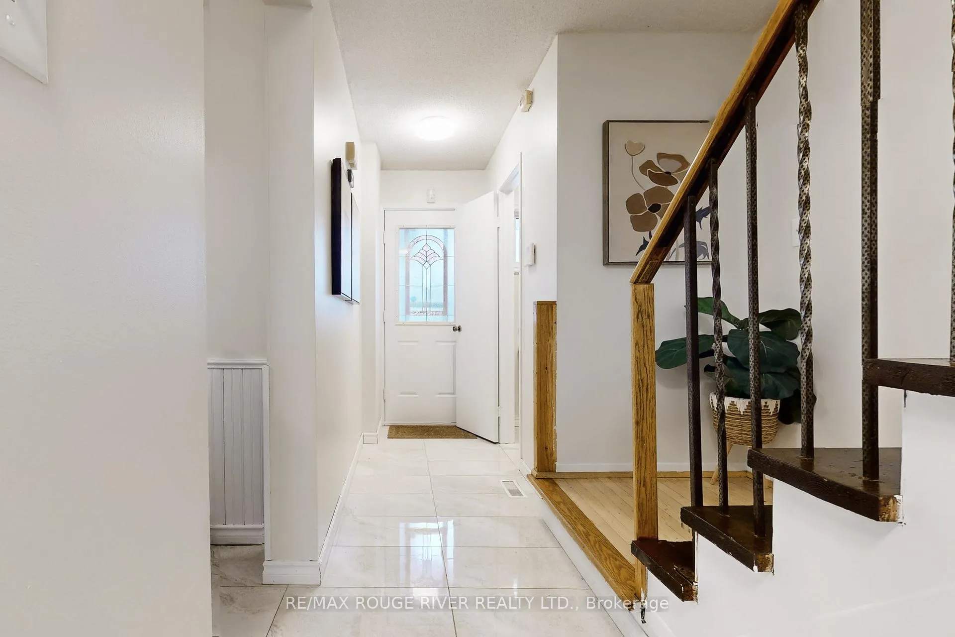 Photo 12 of 2144 Duberry Drive E, Pickering, Brock Ridge — HOMEH