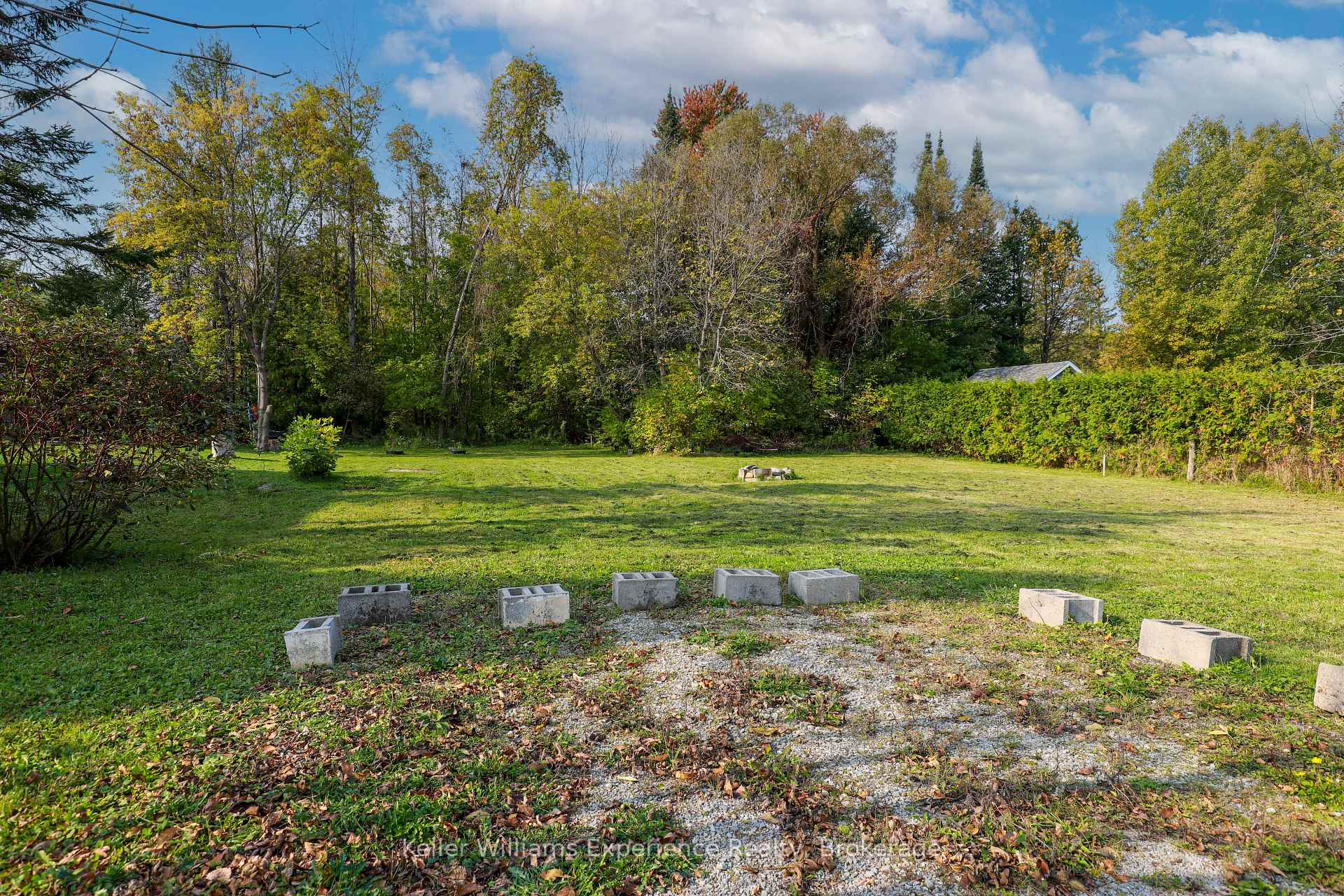 Photo 11 of 518 First Avenue, Tay, Port McNicoll — HOMEH