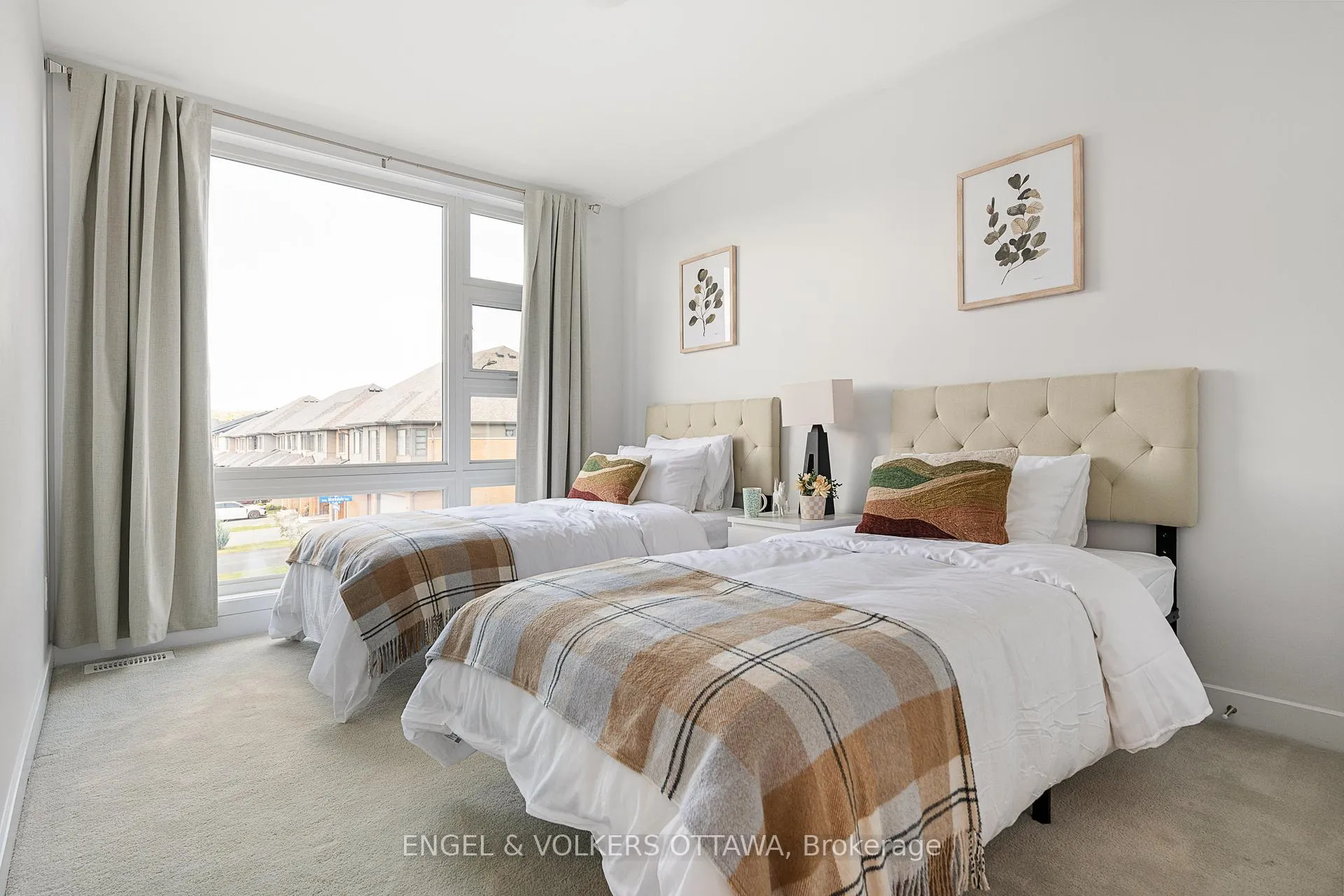 Photo 10 of 430 Markdale Terrace, Ottawa, Riverside South/Gloucester Glen — HOMEH