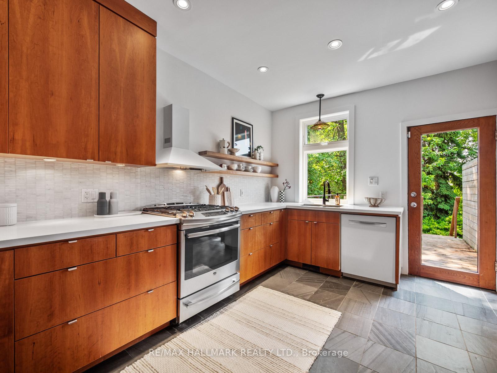 Photo 12 of 275 Withrow Avenue, Toronto, Blake-Jones — HOMEH