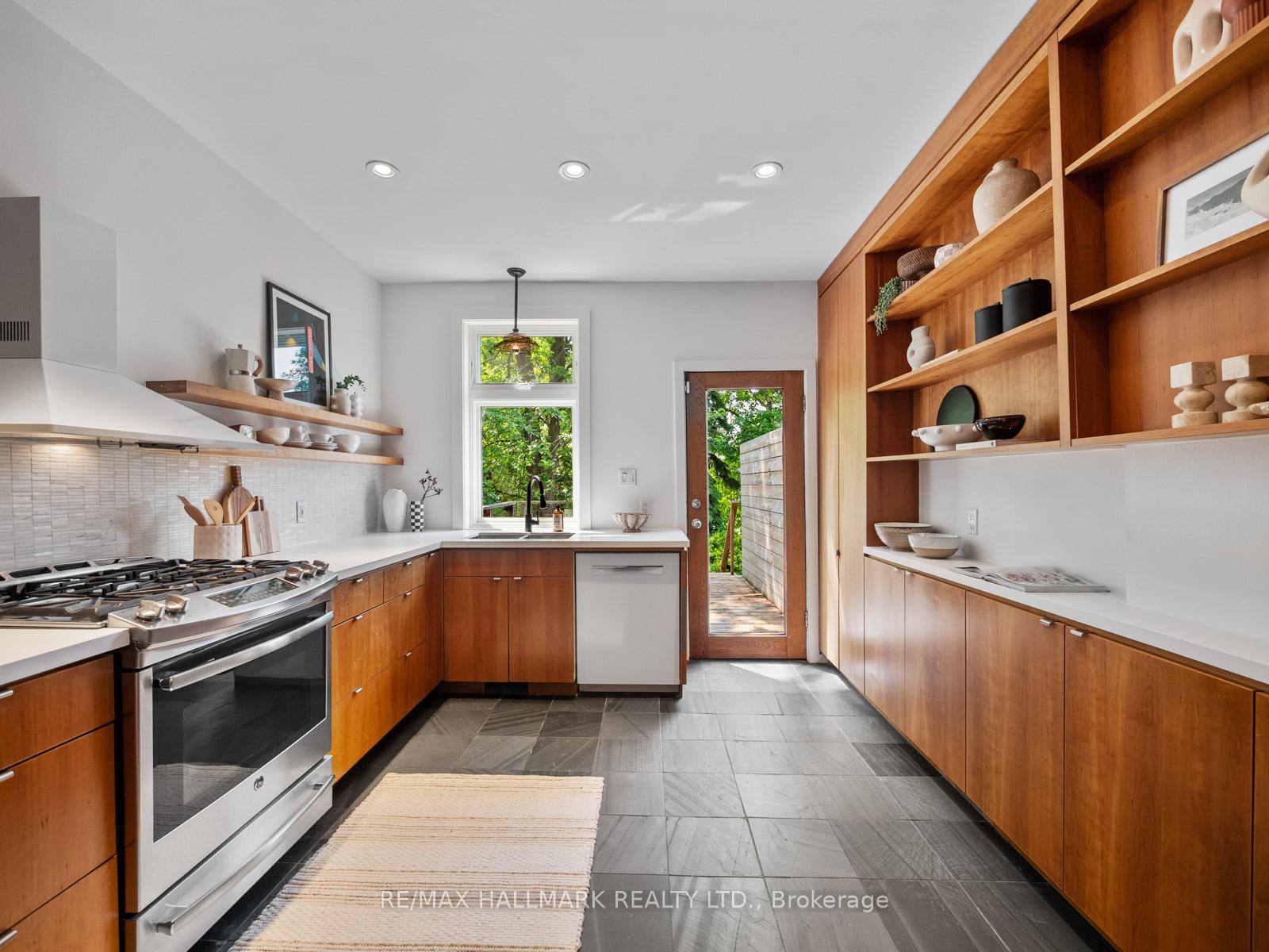 Photo 13 of 275 Withrow Avenue, Toronto, Blake-Jones — HOMEH