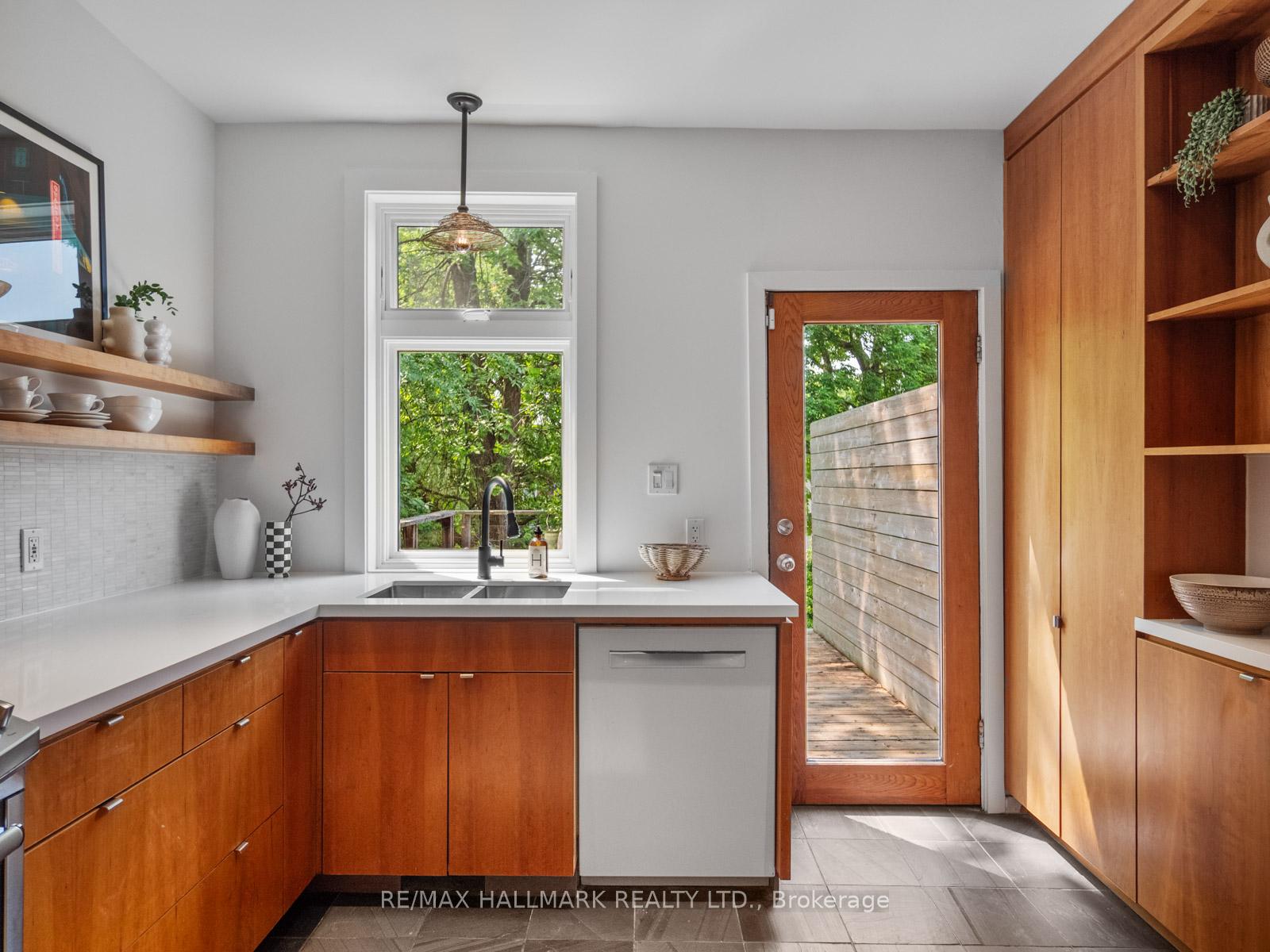 Photo 14 of 275 Withrow Avenue, Toronto, Blake-Jones — HOMEH