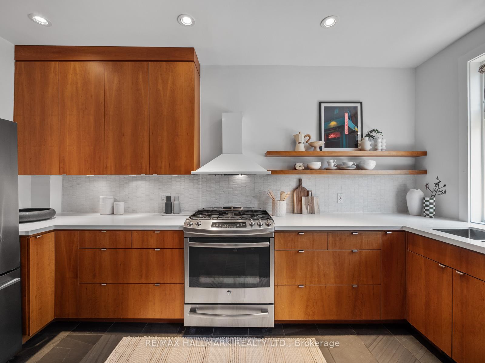 Photo 15 of 275 Withrow Avenue, Toronto, Blake-Jones — HOMEH