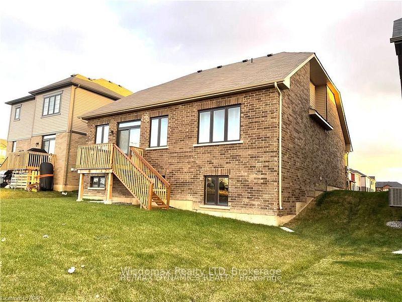 Photo 18 of 6 Explorer Way, Thorold, Rolling Meadows — HOMEH