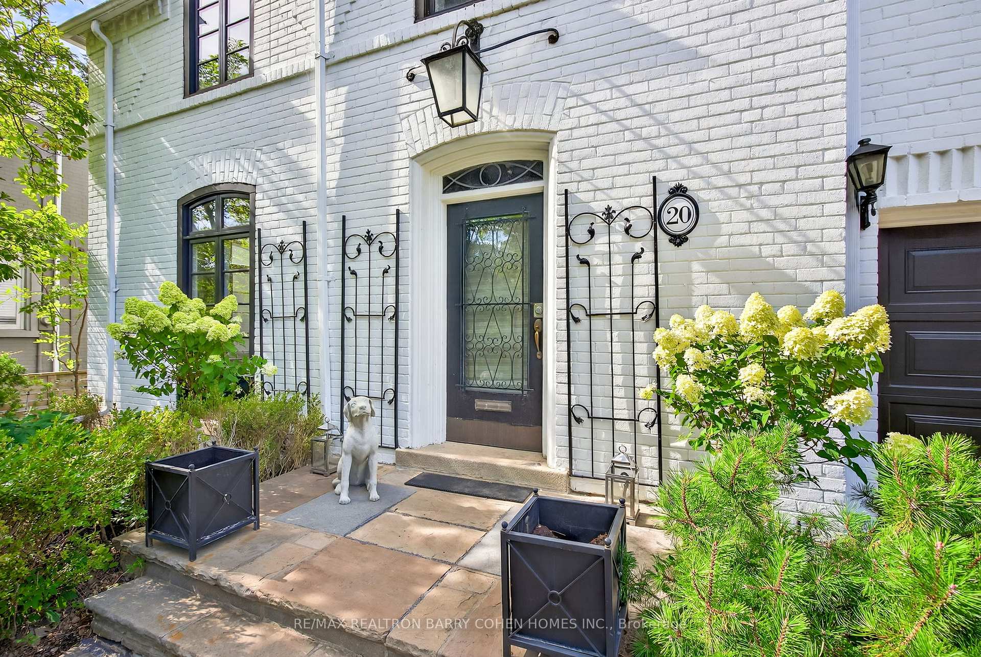 Photo 2 of 20 Dewbourne Avenue, Toronto, Forest Hill South — HOMEH