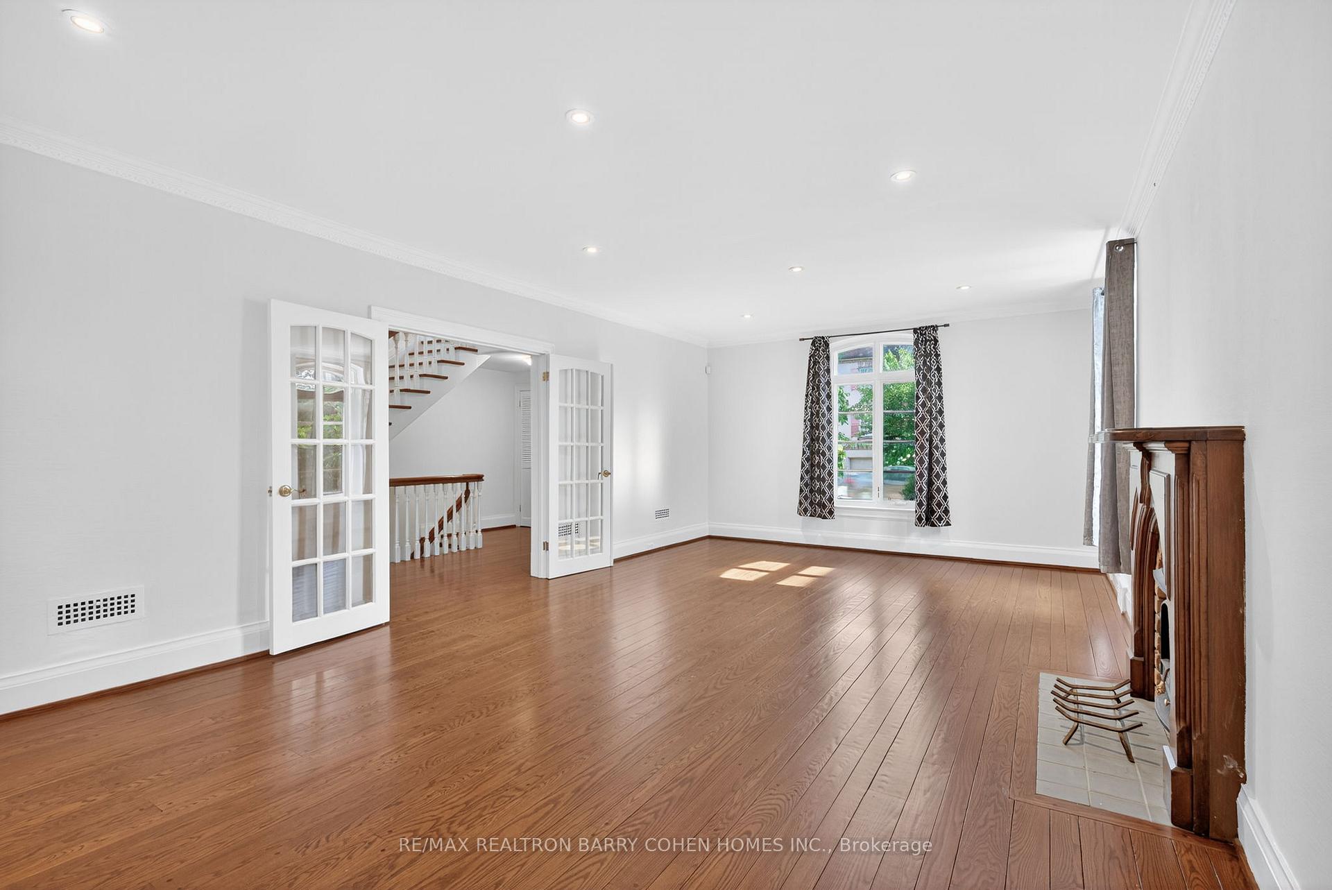 Photo 4 of 20 Dewbourne Avenue, Toronto, Forest Hill South — HOMEH