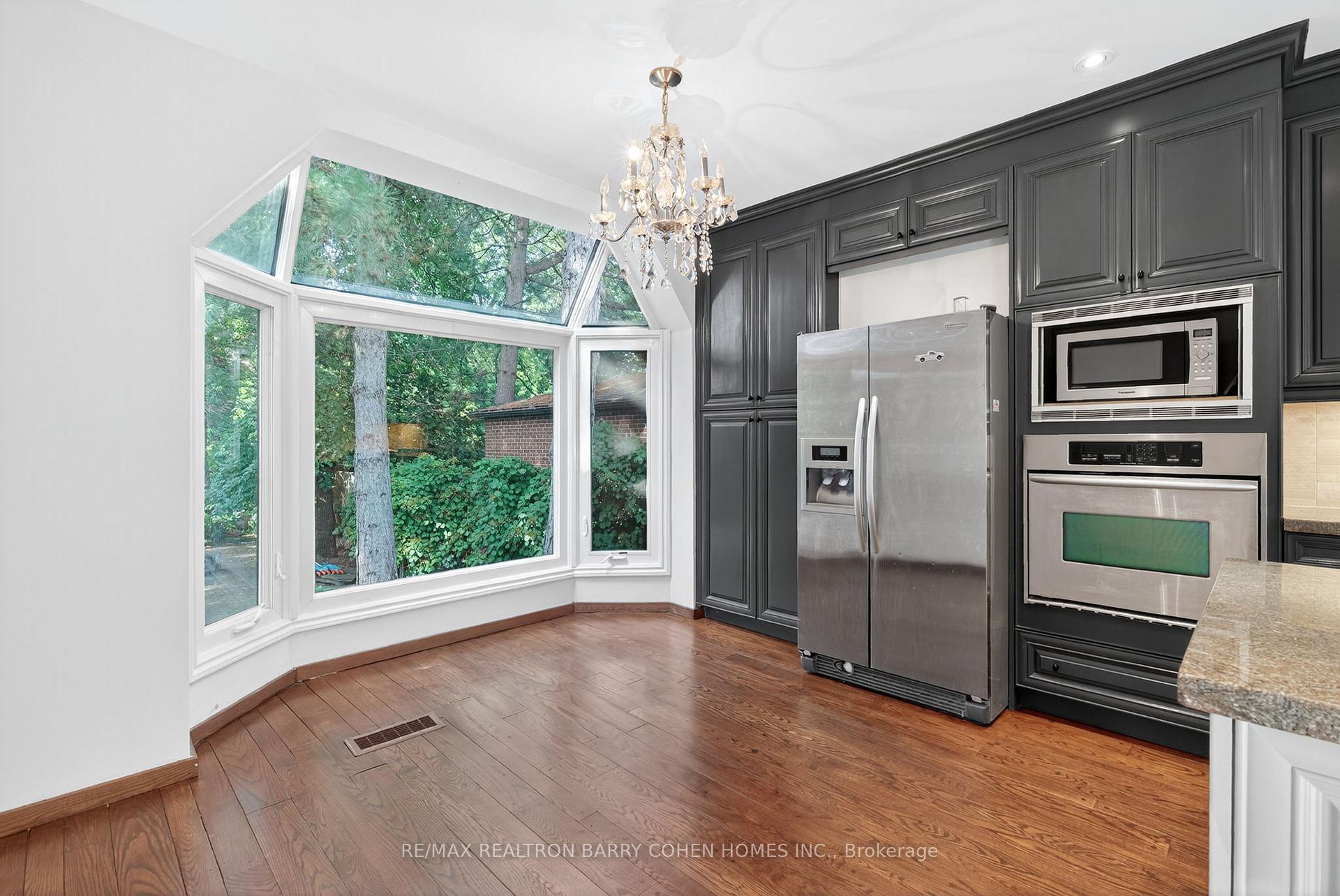 Photo 9 of 20 Dewbourne Avenue, Toronto, Forest Hill South — HOMEH
