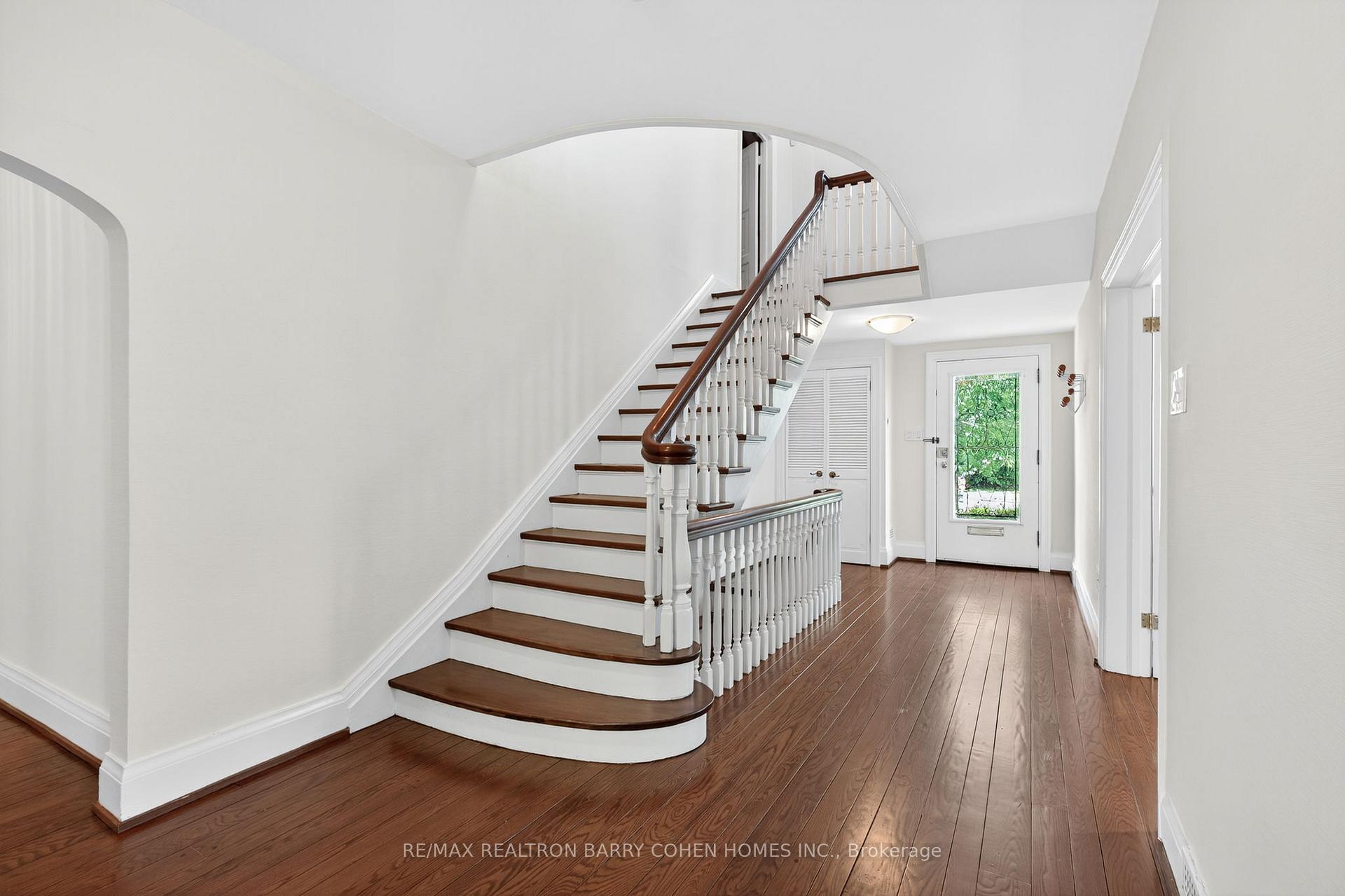 Photo 12 of 20 Dewbourne Avenue, Toronto, Forest Hill South — HOMEH