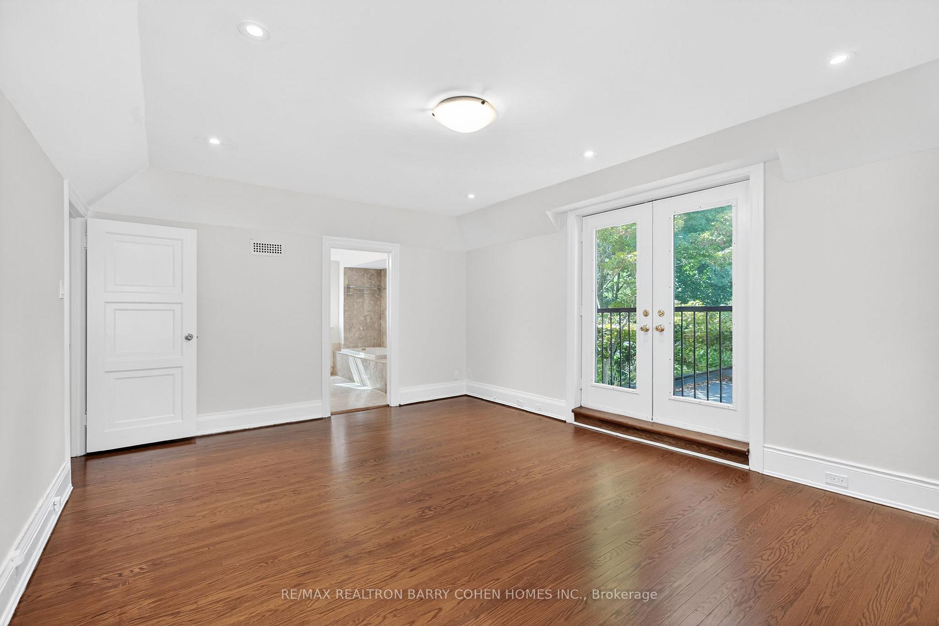 Photo 14 of 20 Dewbourne Avenue, Toronto, Forest Hill South — HOMEH