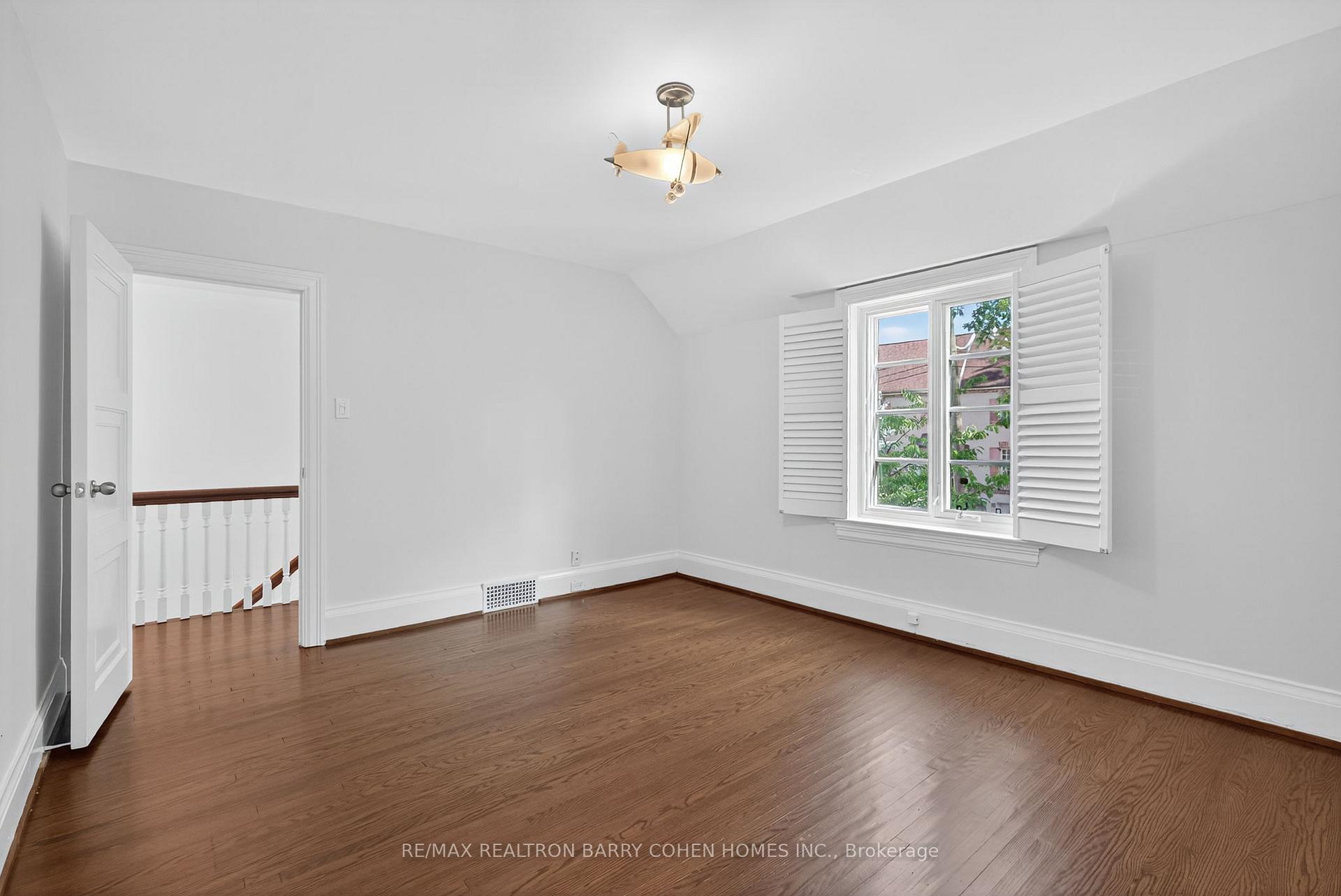 Photo 17 of 20 Dewbourne Avenue, Toronto, Forest Hill South — HOMEH