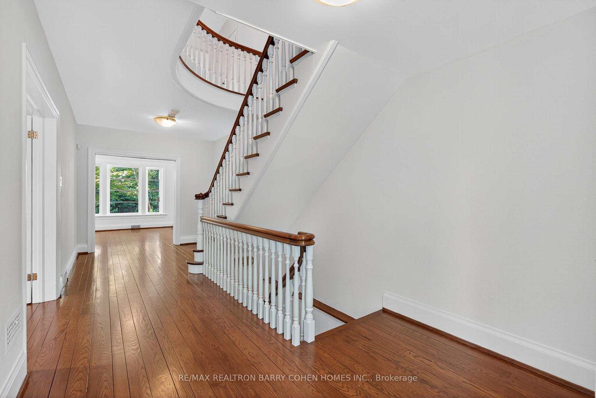 Photo 18 of 20 Dewbourne Avenue, Toronto, Forest Hill South — HOMEH