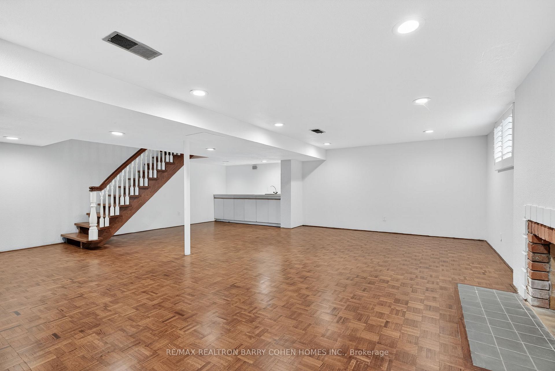 Photo 19 of 20 Dewbourne Avenue, Toronto, Forest Hill South — HOMEH