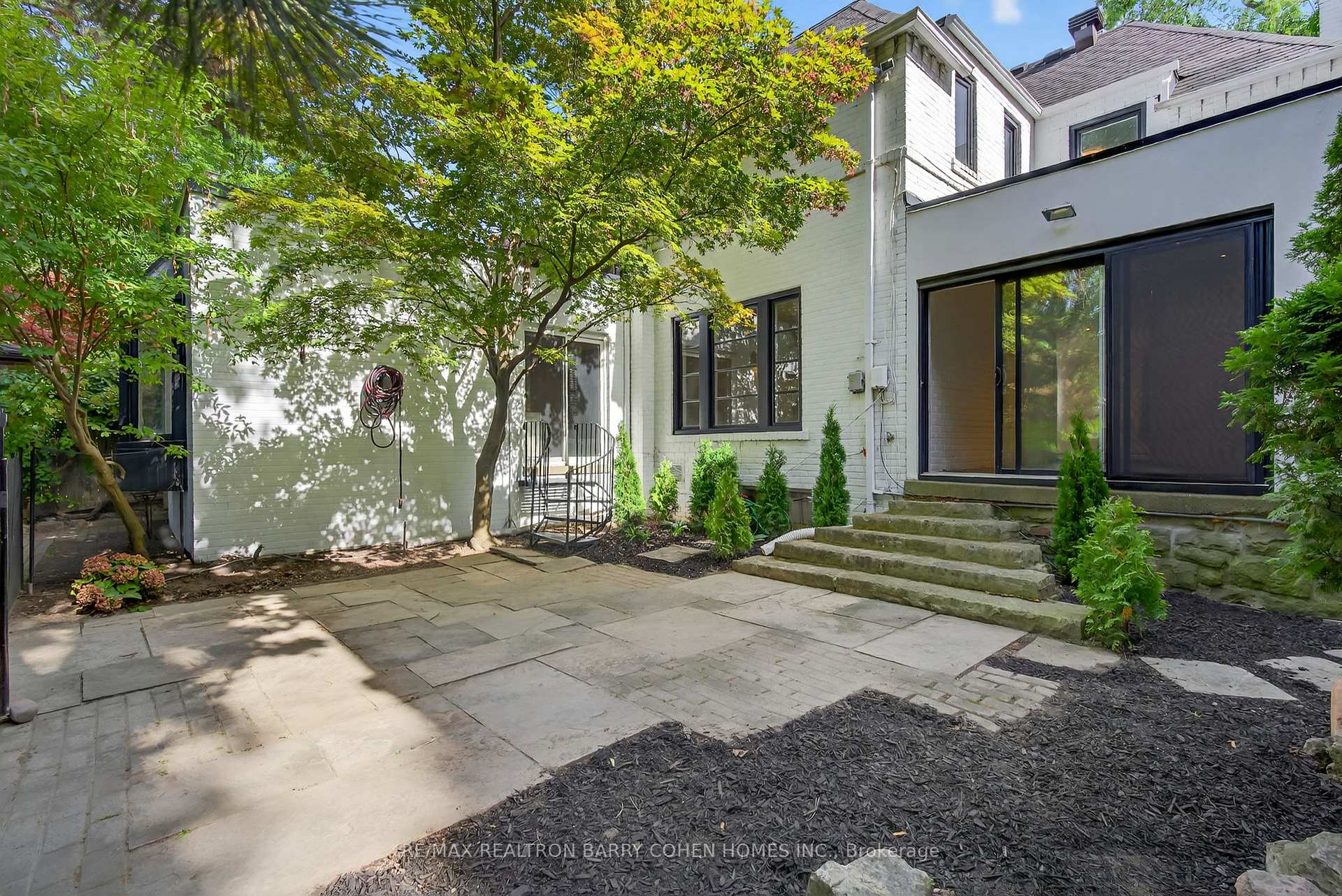 Photo 22 of 20 Dewbourne Avenue, Toronto, Forest Hill South — HOMEH