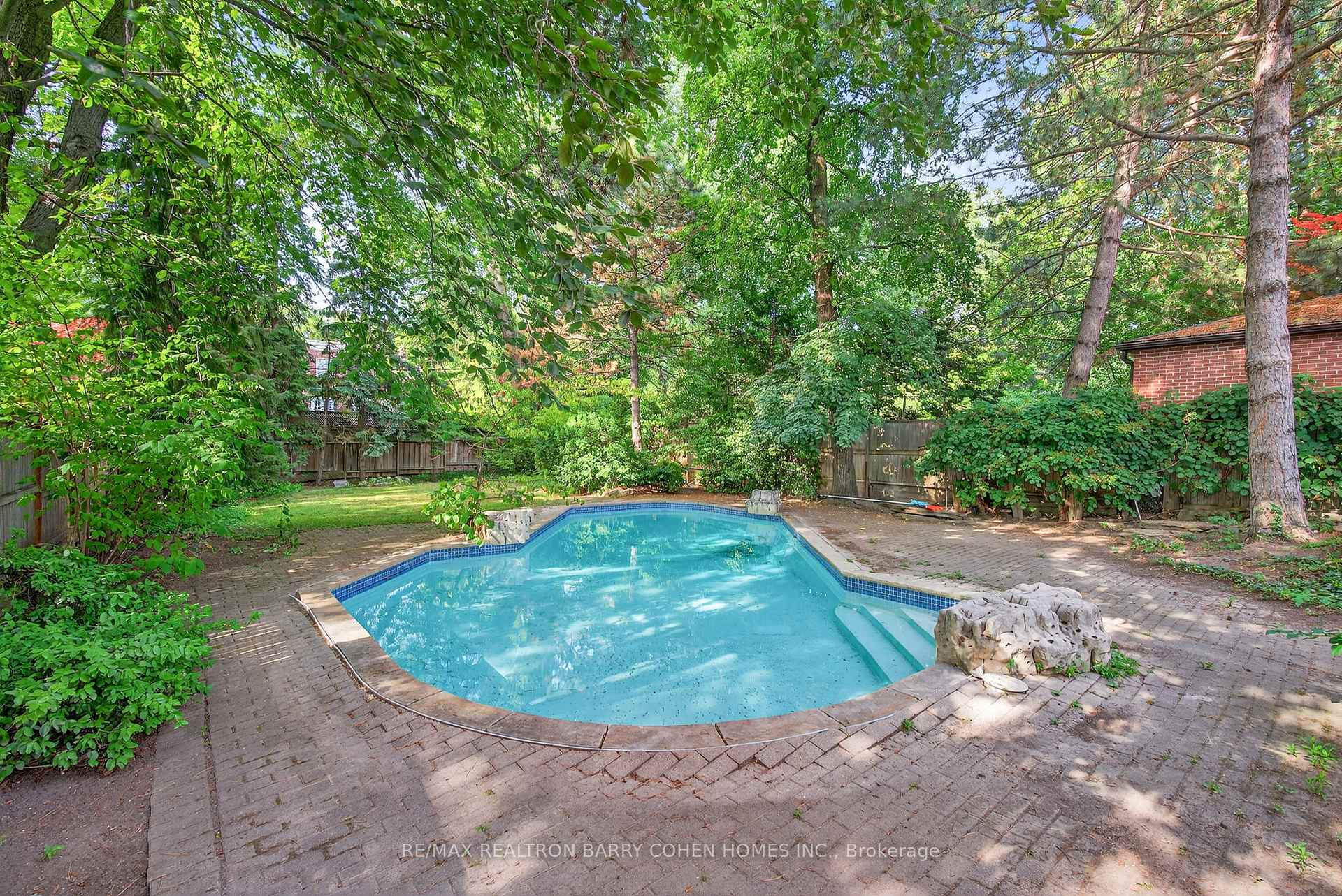 Photo 24 of 20 Dewbourne Avenue, Toronto, Forest Hill South — HOMEH
