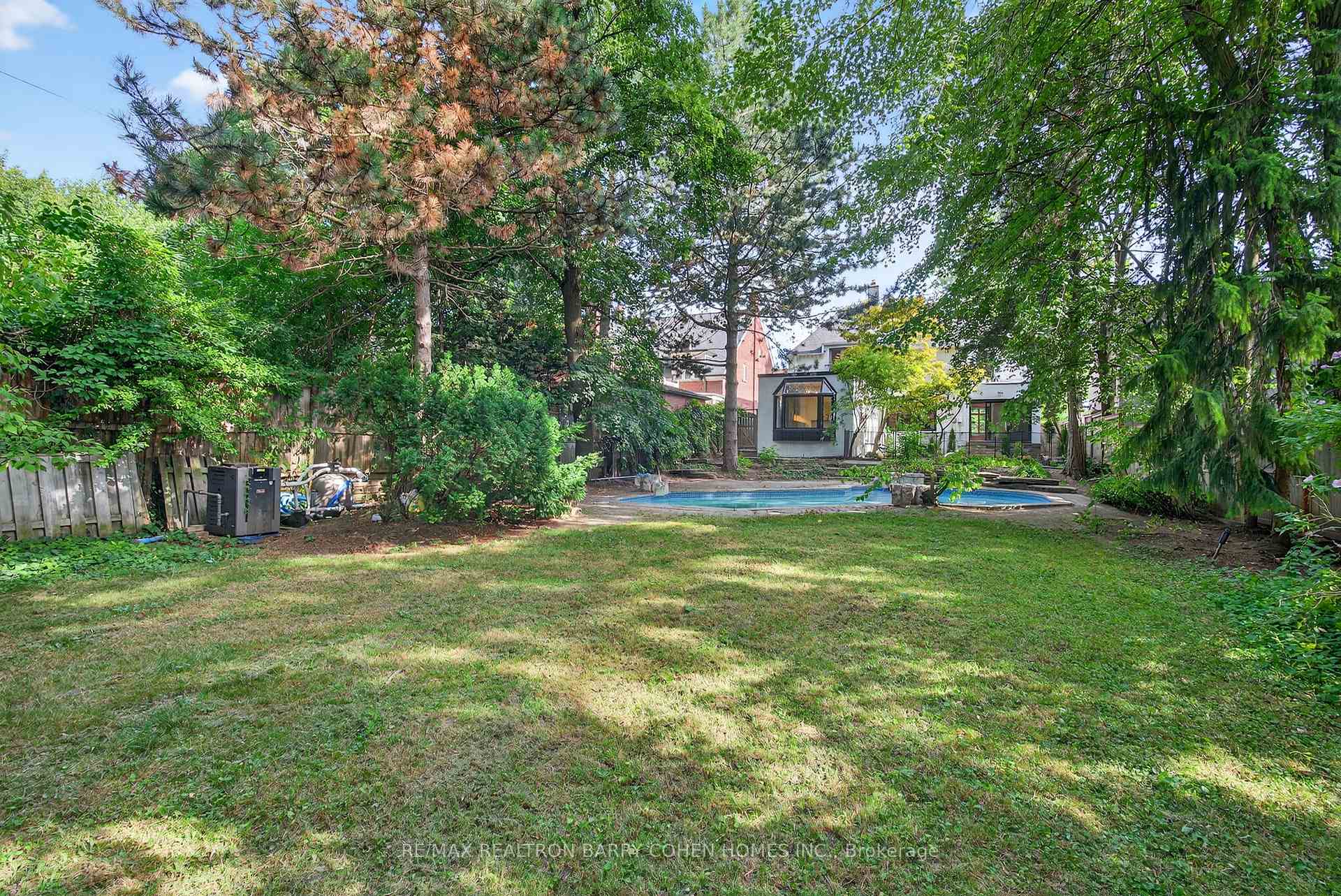 Photo 26 of 20 Dewbourne Avenue, Toronto, Forest Hill South — HOMEH
