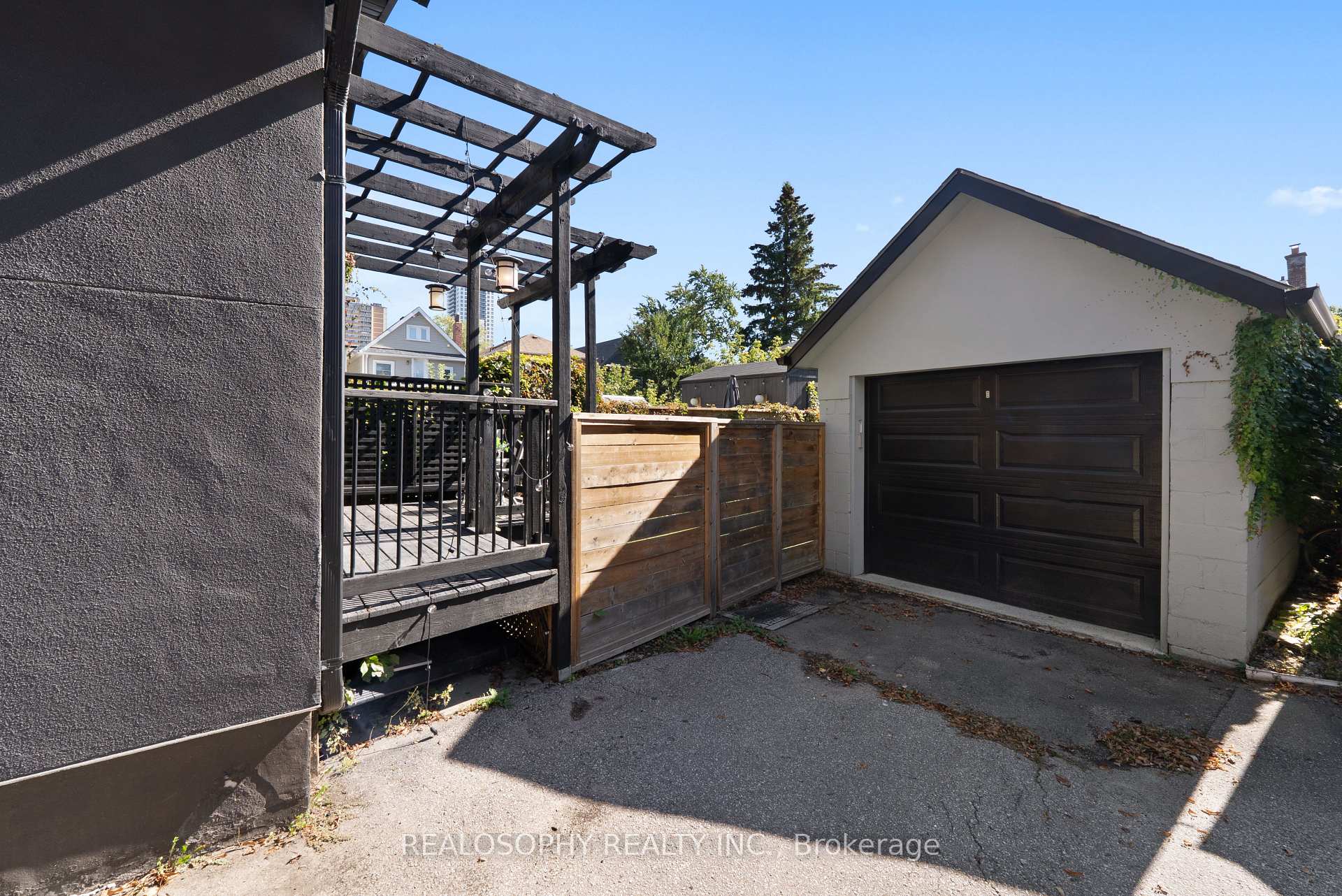 Photo 30 of 69 Wallington Avenue, Toronto, Woodbine-Lumsden — HOMEH