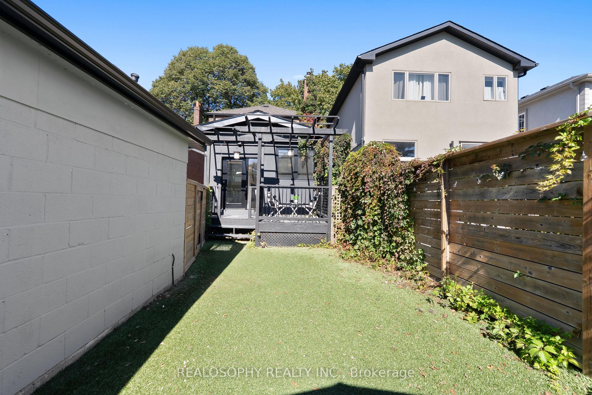 Photo 33 of 69 Wallington Avenue, Toronto, Woodbine-Lumsden — HOMEH