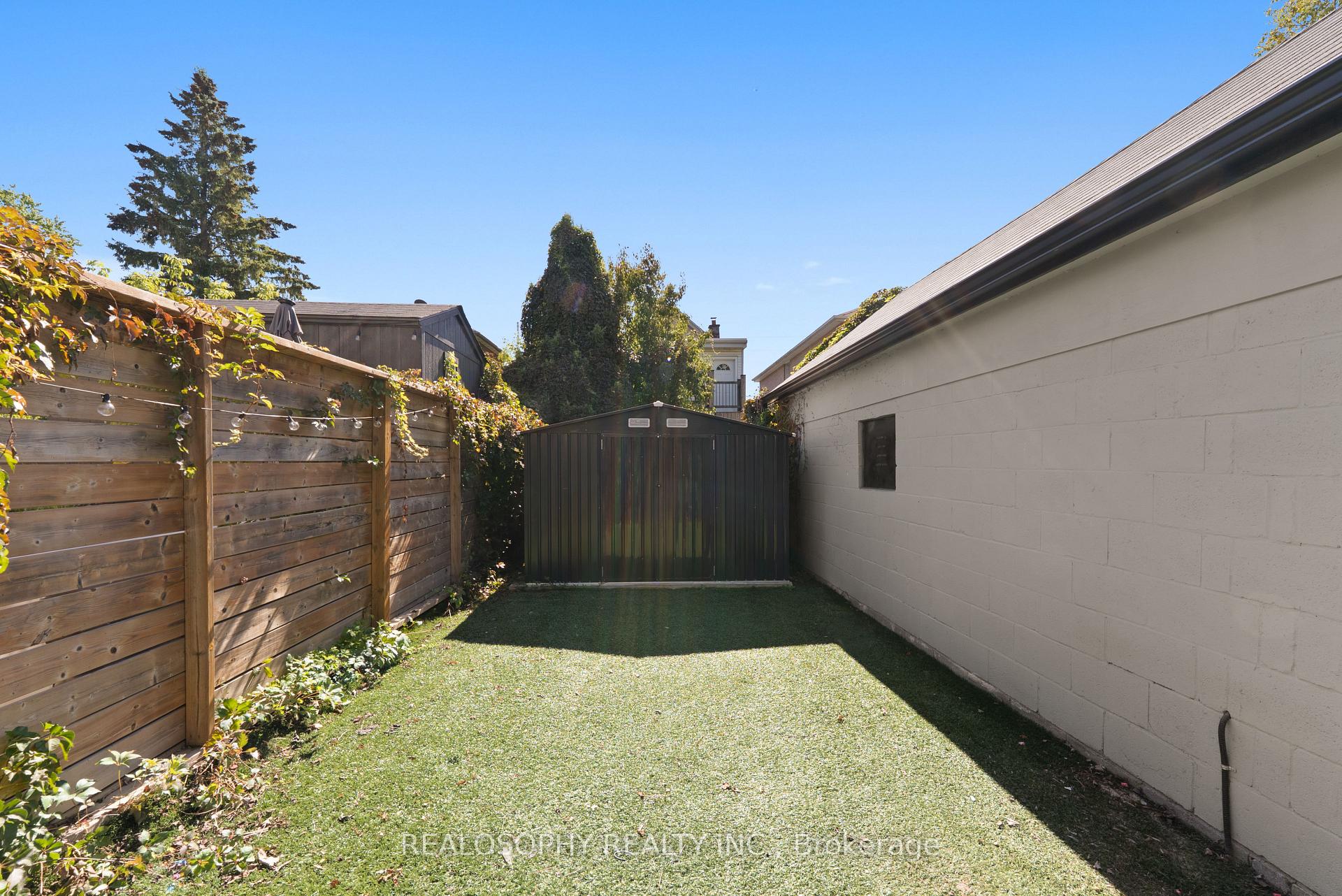 Photo 34 of 69 Wallington Avenue, Toronto, Woodbine-Lumsden — HOMEH