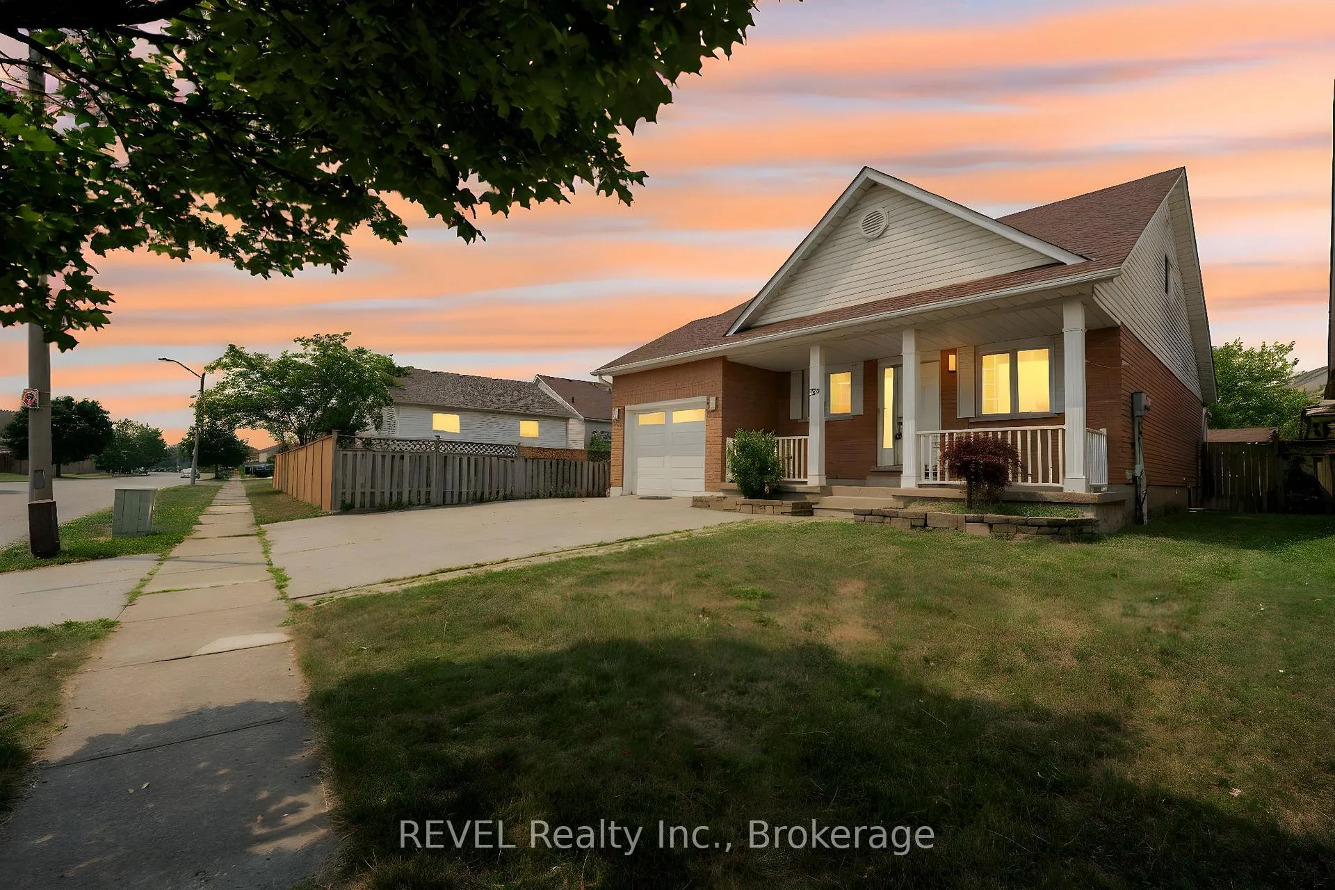 Photo 2 of 35 Summers Drive, Thorold, Confederation Heights — HOMEH