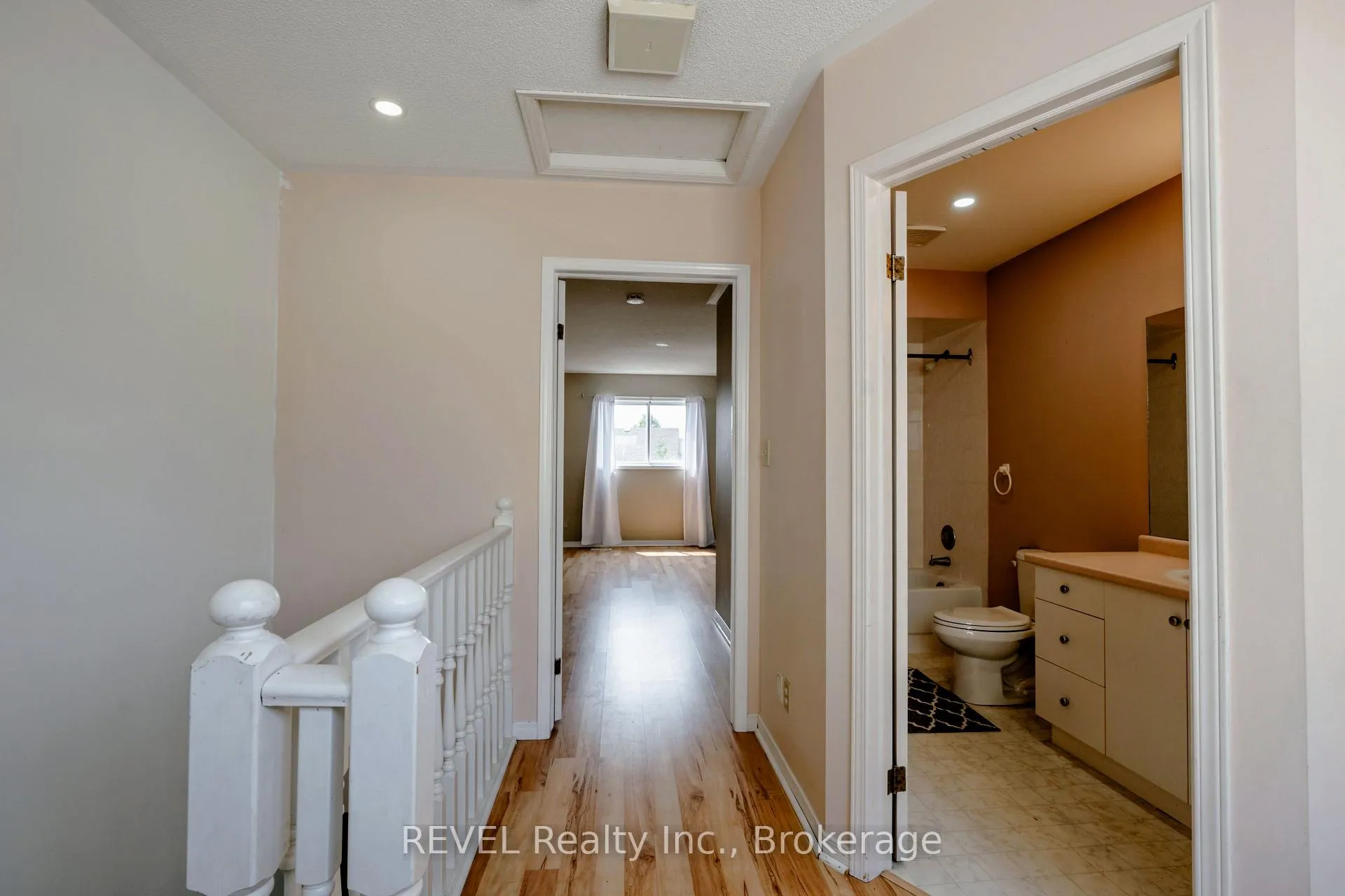 Photo 18 of 35 Summers Drive, Thorold, Confederation Heights — HOMEH