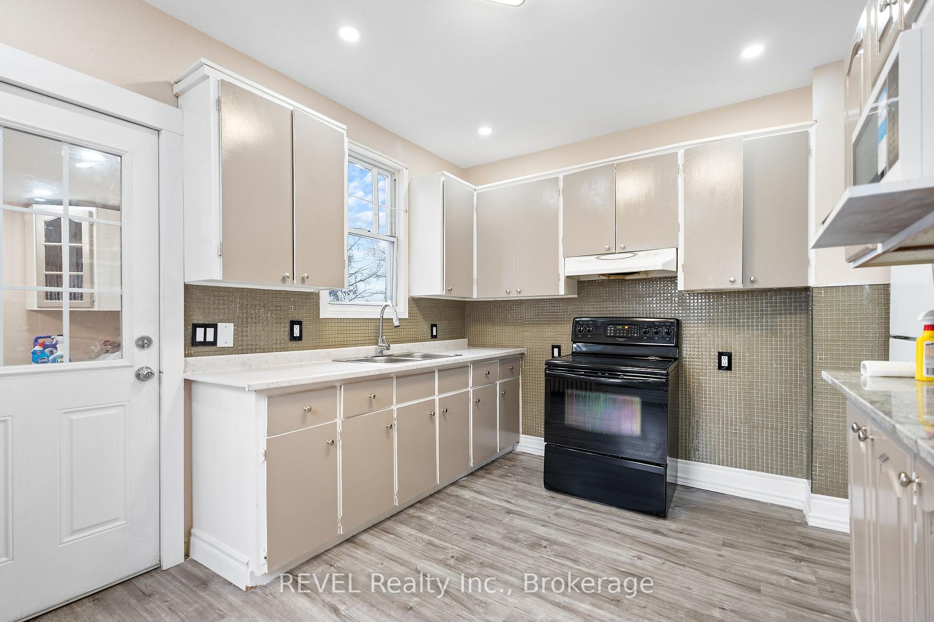 Photo 10 of 22 Hayes Road, Thorold, Allanburg/Thorold South — HOMEH