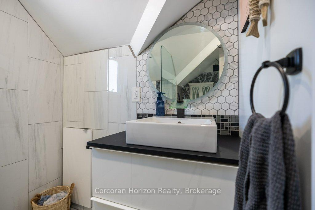 Photo 10 of 280 Robins Point Road, Tay, Victoria Harbour — HOMEH