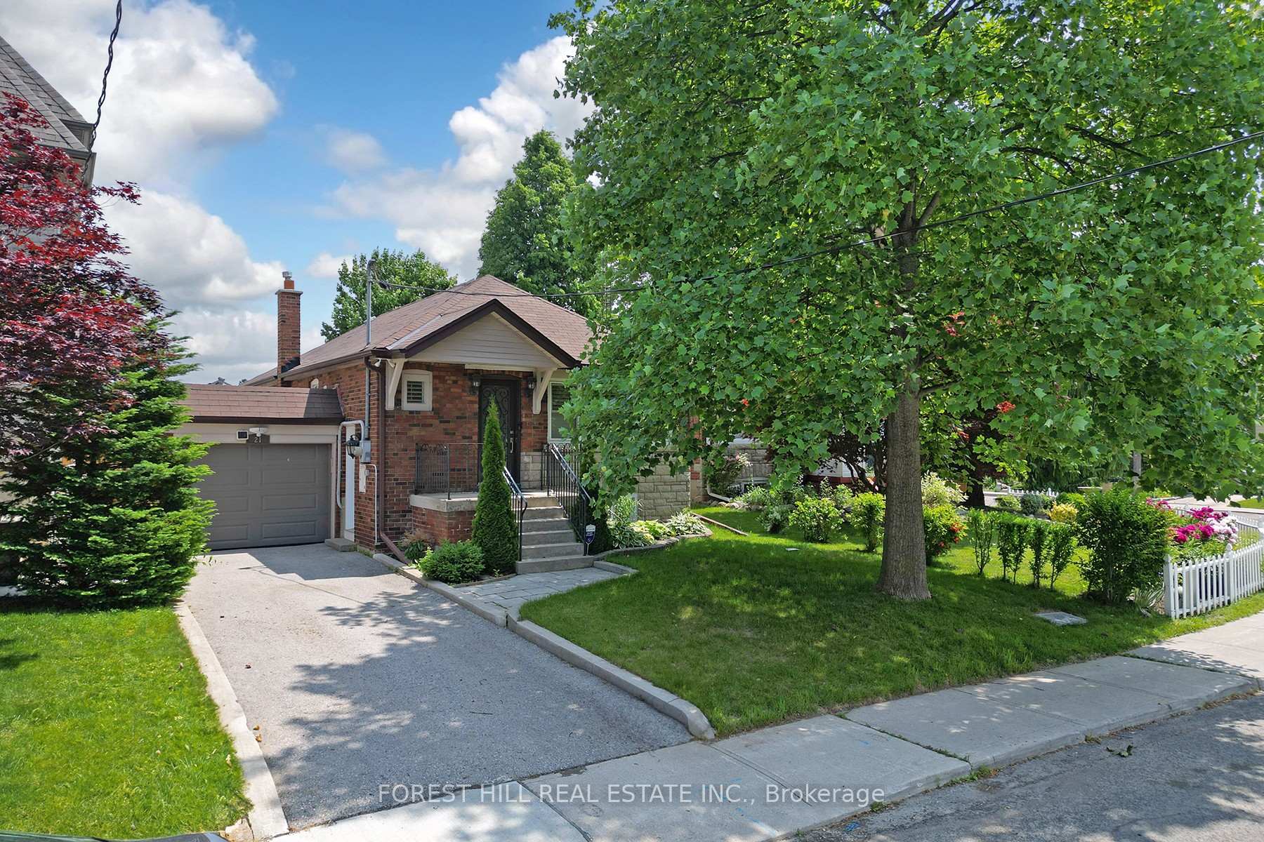 Photo 2 of 21 Presteign Avenue, Toronto, O'Connor-Parkview — HOMEH