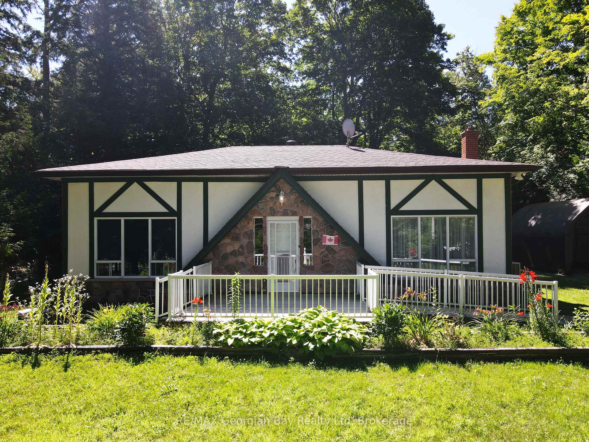 Photo 1 of 2284 Champlain Road, Tiny, Rural Tiny — HOMEH