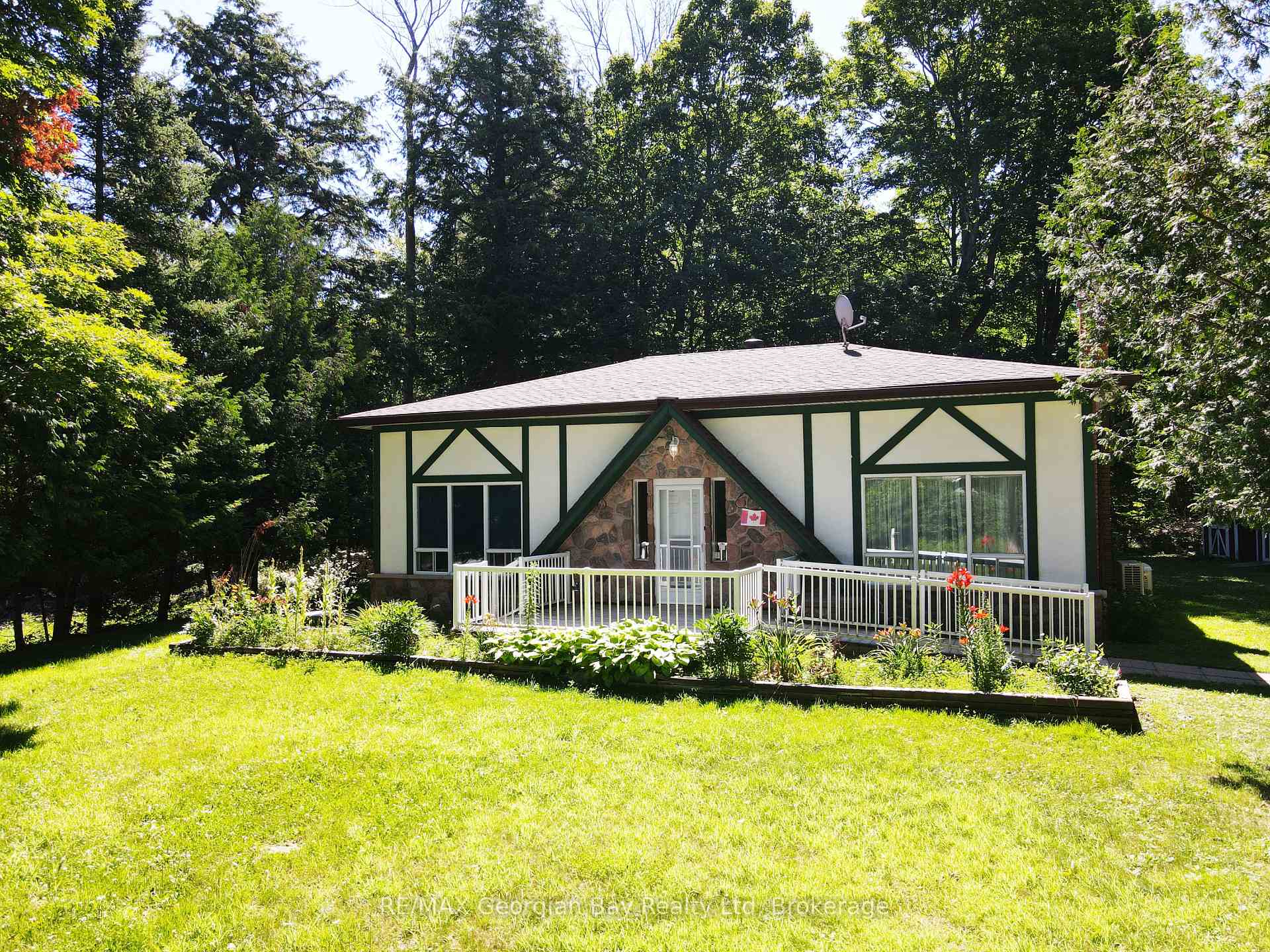 Photo 22 of 2284 Champlain Road, Tiny, Rural Tiny — HOMEH