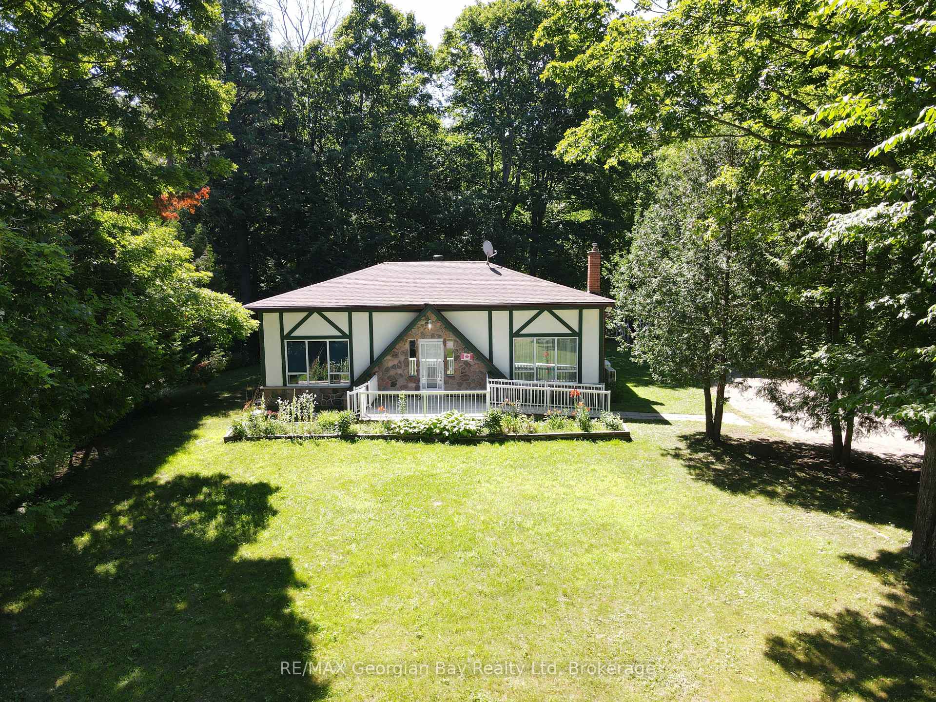 Photo 23 of 2284 Champlain Road, Tiny, Rural Tiny — HOMEH