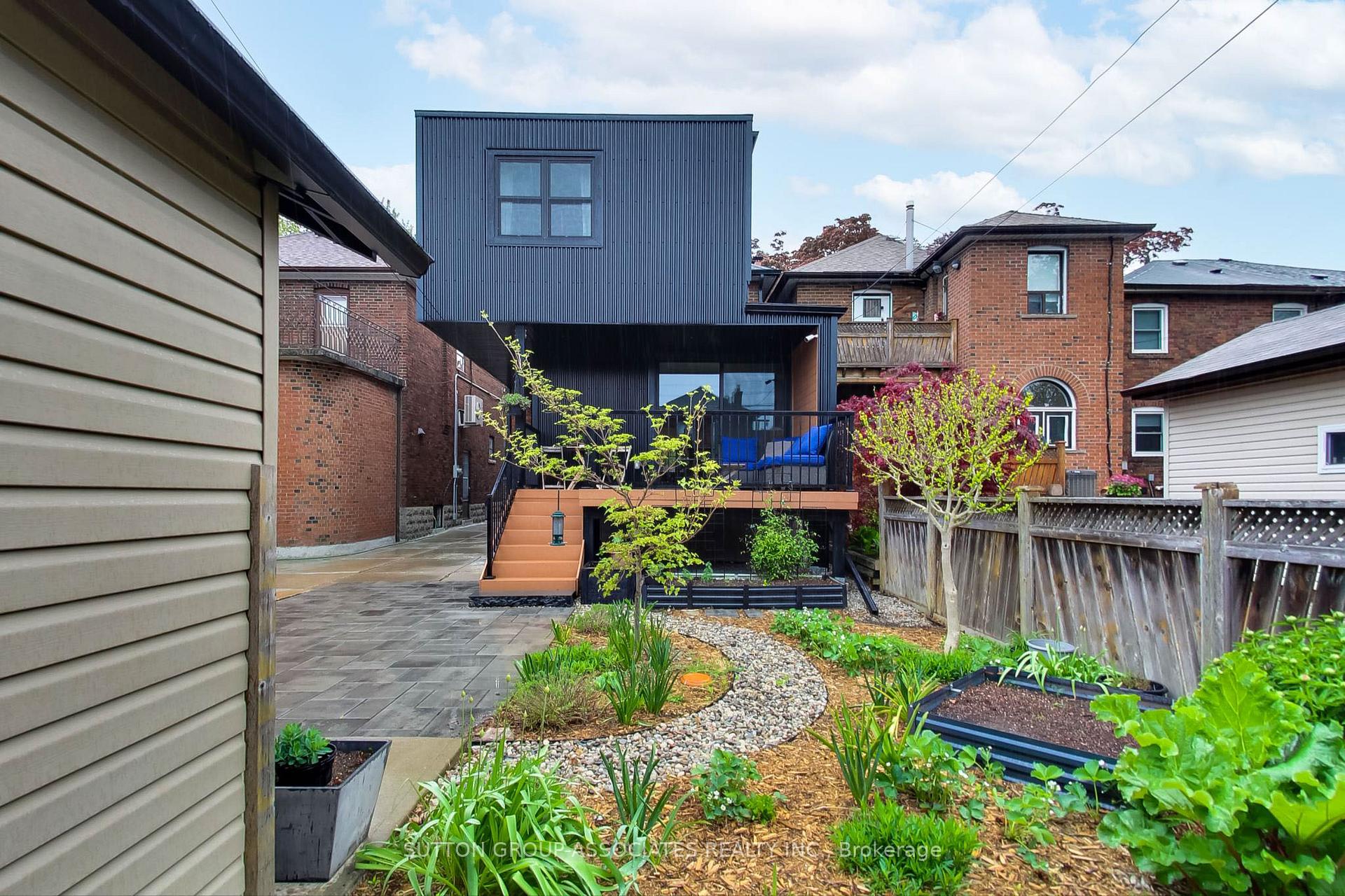 Photo 40 of 7 Roseneath Gardens, Toronto, Oakwood Village — HOMEH