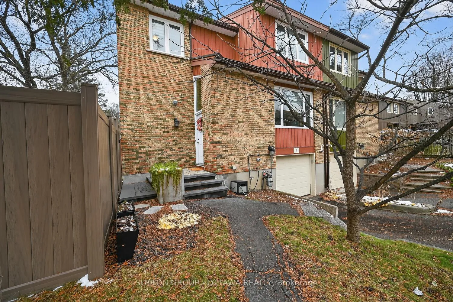 Photo 1 of 1 Bayside Private, Ottawa, Mooneys Bay/Riverside Park — HOMEH
