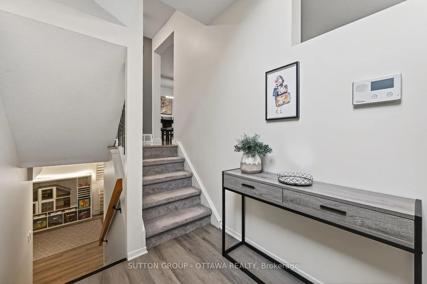 Photo 3 of 1 Bayside Private, Ottawa, Mooneys Bay/Riverside Park — HOMEH