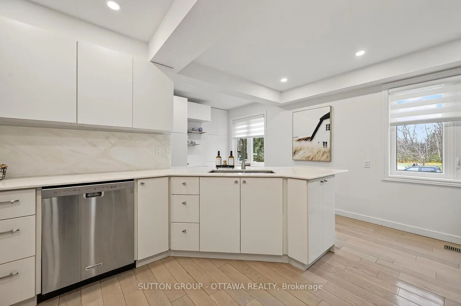Photo 6 of 1 Bayside Private, Ottawa, Mooneys Bay/Riverside Park — HOMEH