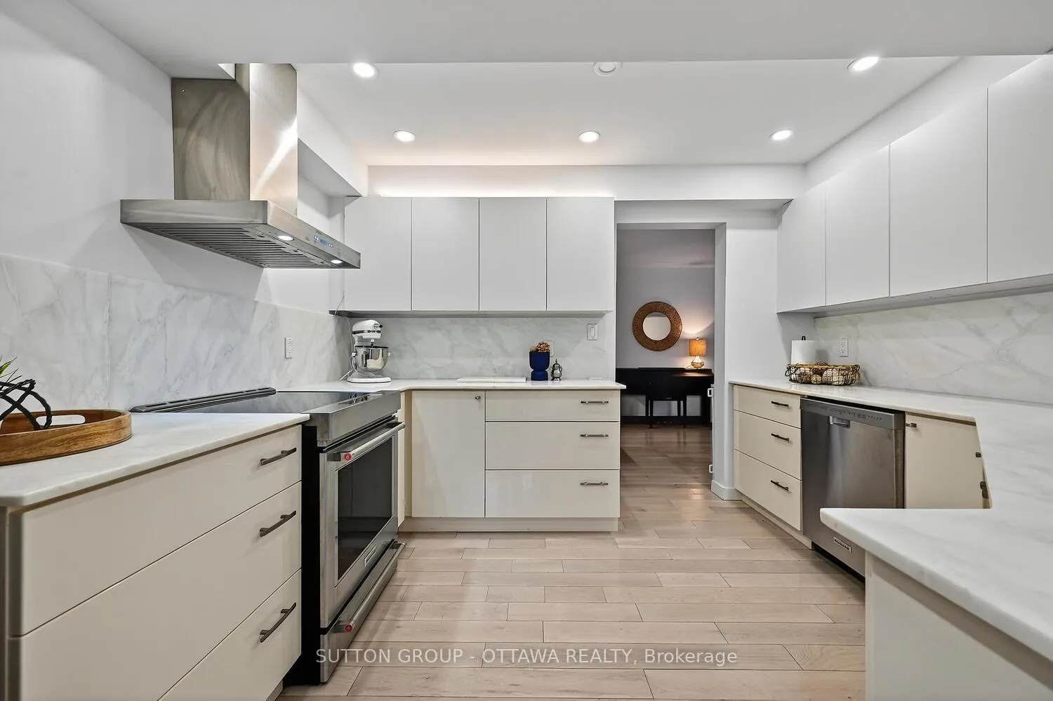 Photo 7 of 1 Bayside Private, Ottawa, Mooneys Bay/Riverside Park — HOMEH