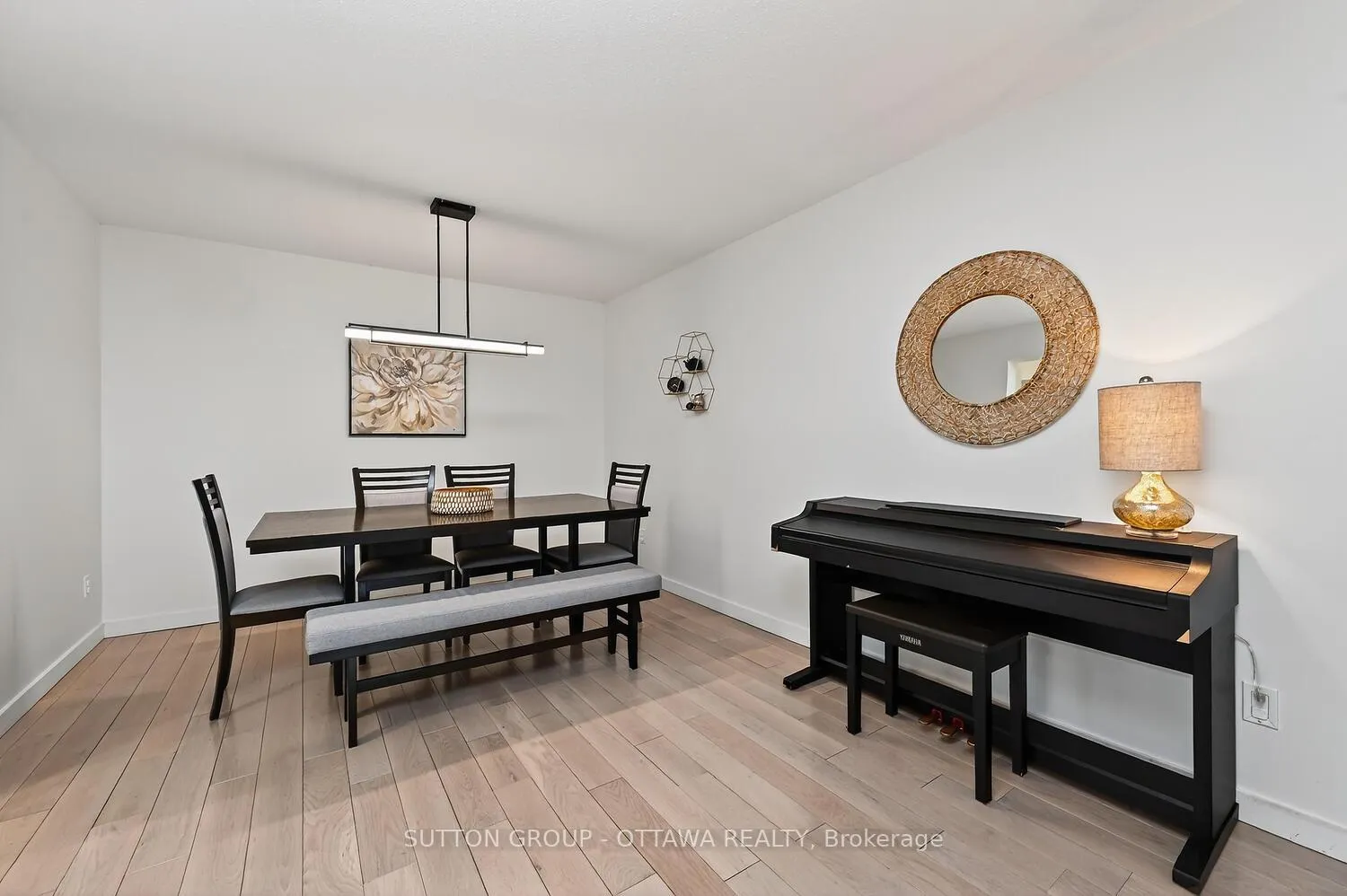 Photo 13 of 1 Bayside Private, Ottawa, Mooneys Bay/Riverside Park — HOMEH