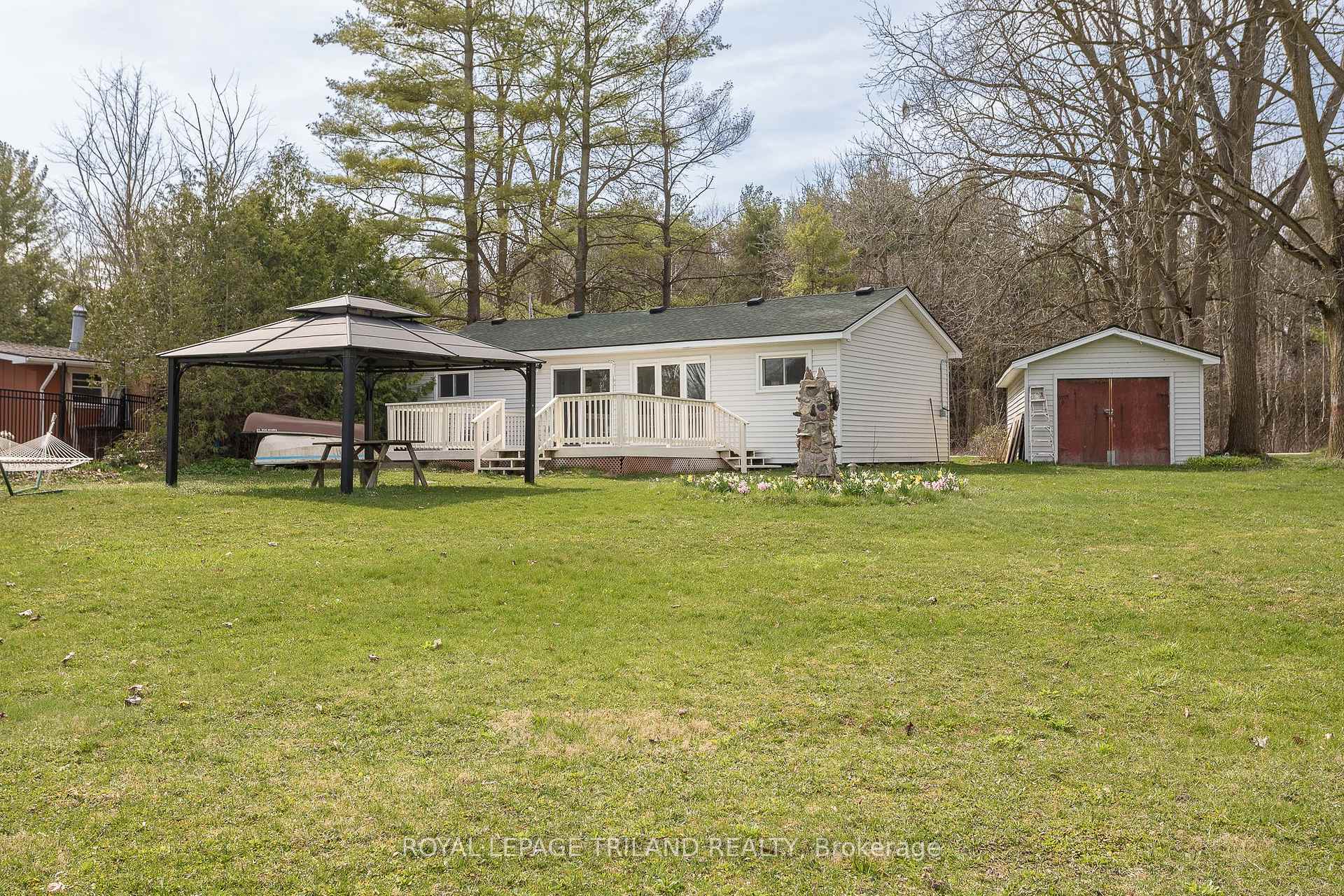 Front of 20927 Lakeside Drive