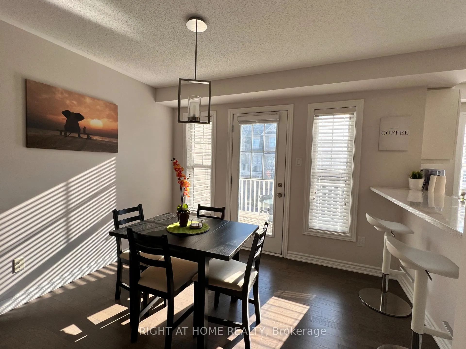 Photo 7 of 590 Foxlight Circle, Ottawa, Kanata - Emerald Meadows/Trailwest — HOMEH