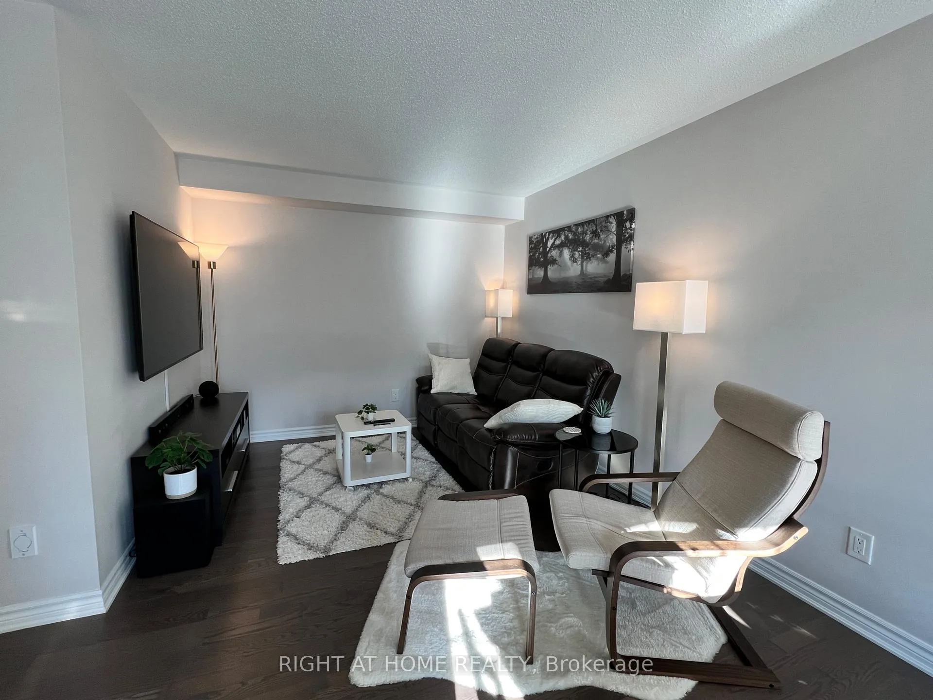 Photo 10 of 590 Foxlight Circle, Ottawa, Kanata - Emerald Meadows/Trailwest — HOMEH
