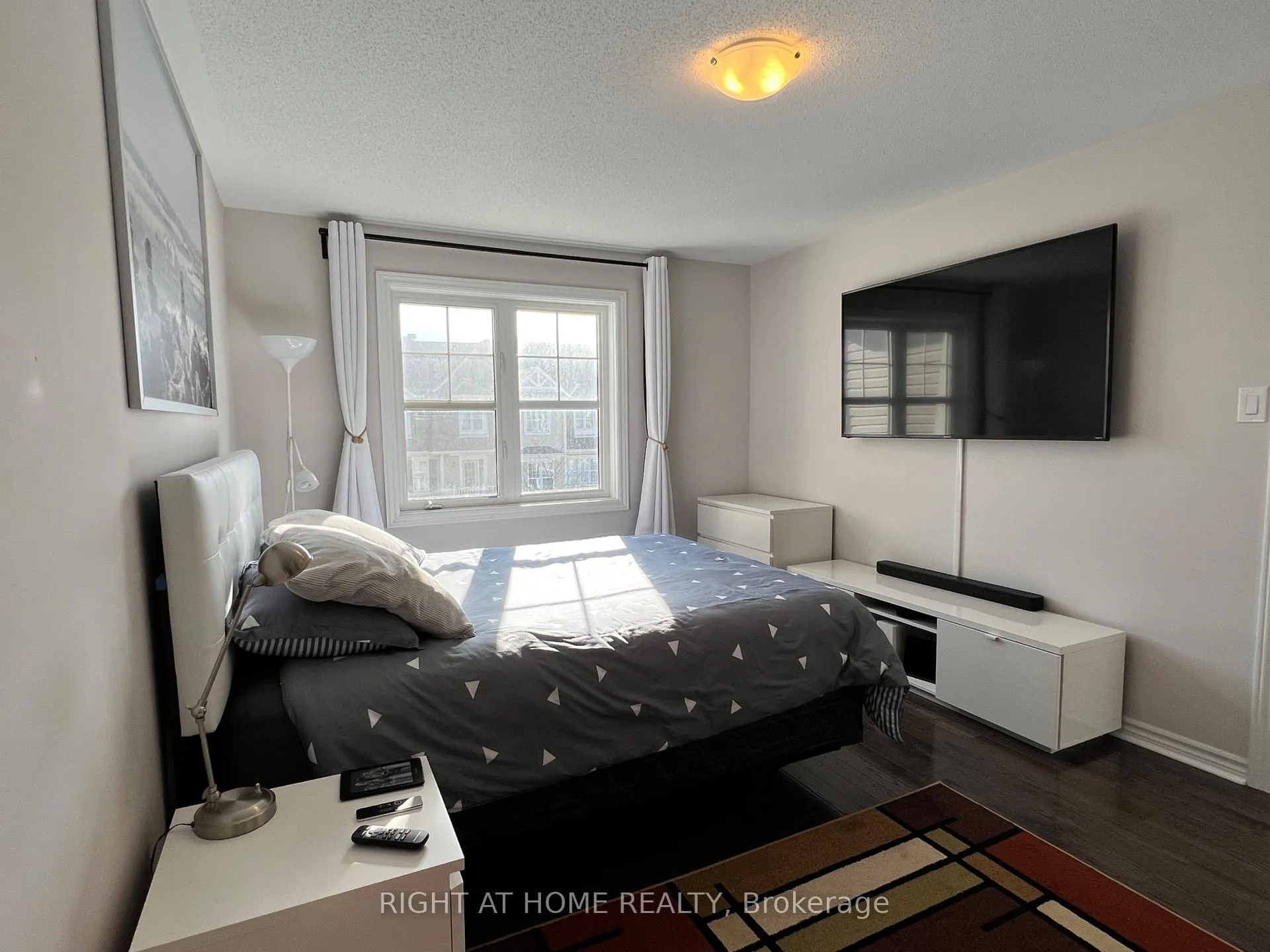 Photo 18 of 590 Foxlight Circle, Ottawa, Kanata - Emerald Meadows/Trailwest — HOMEH