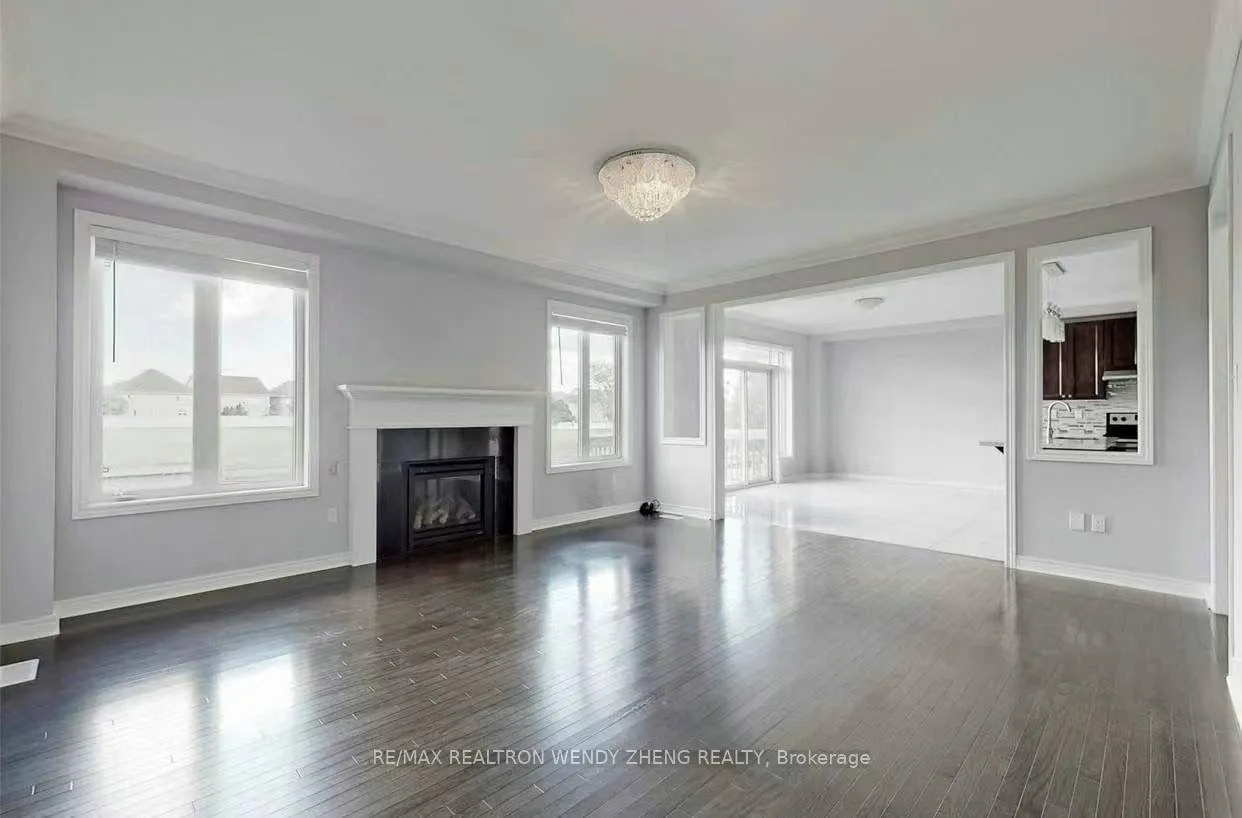 Photo 4 of 91 William Bartlett Drive, Markham, Berczy — HOMEH