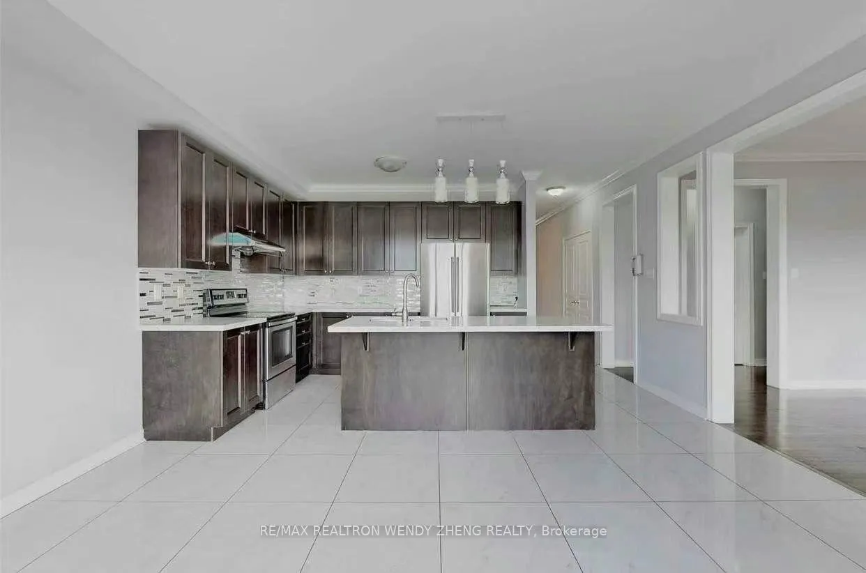 Photo 5 of 91 William Bartlett Drive, Markham, Berczy — HOMEH