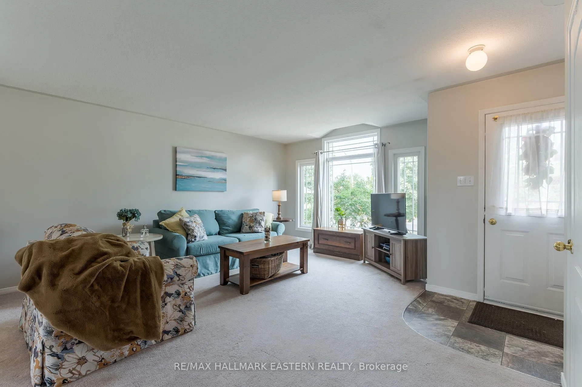 Photo 10 of 661 Trailview Drive, Peterborough, Ashburnham Ward 4 — HOMEH