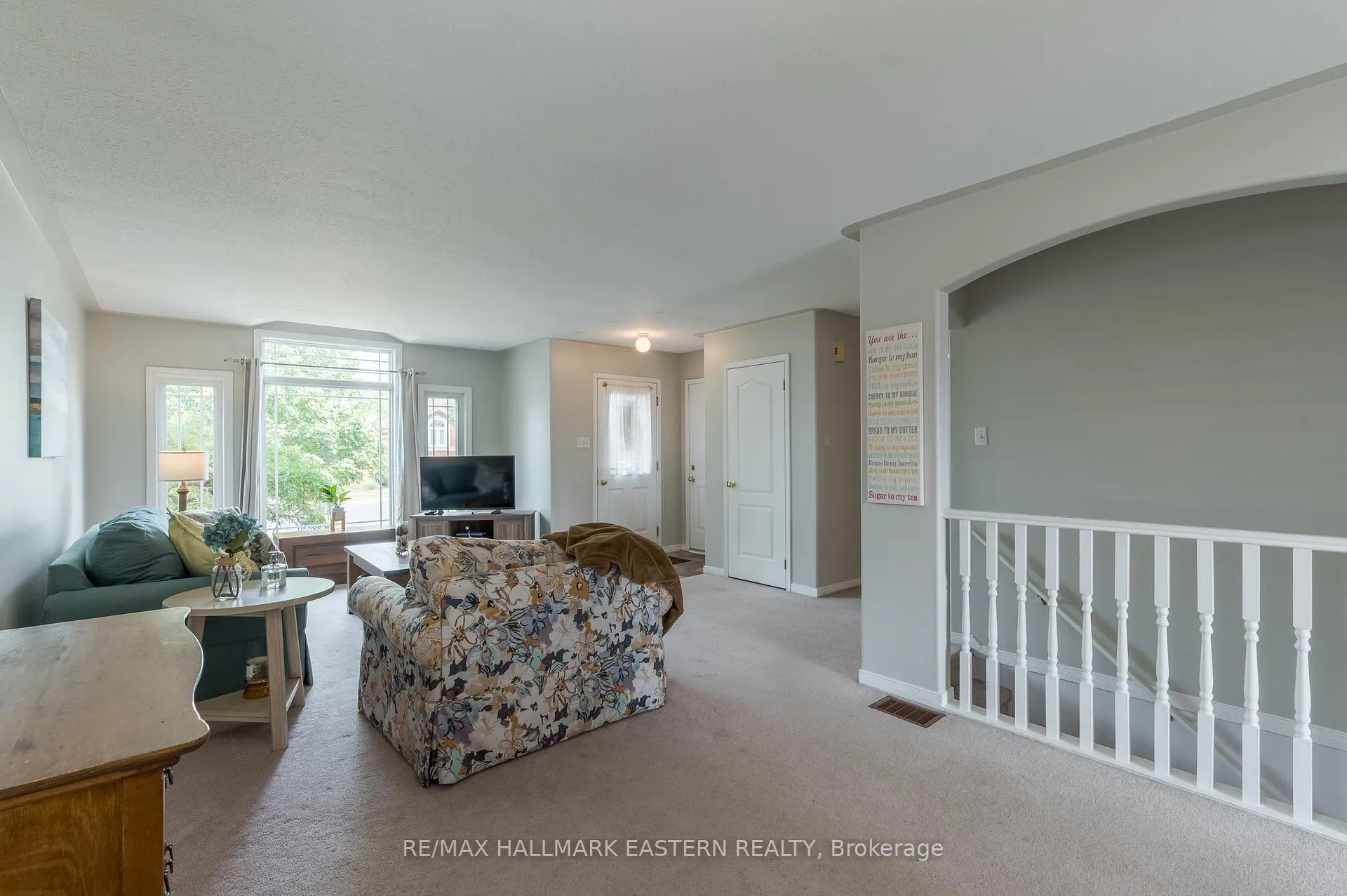 Photo 11 of 661 Trailview Drive, Peterborough, Ashburnham Ward 4 — HOMEH