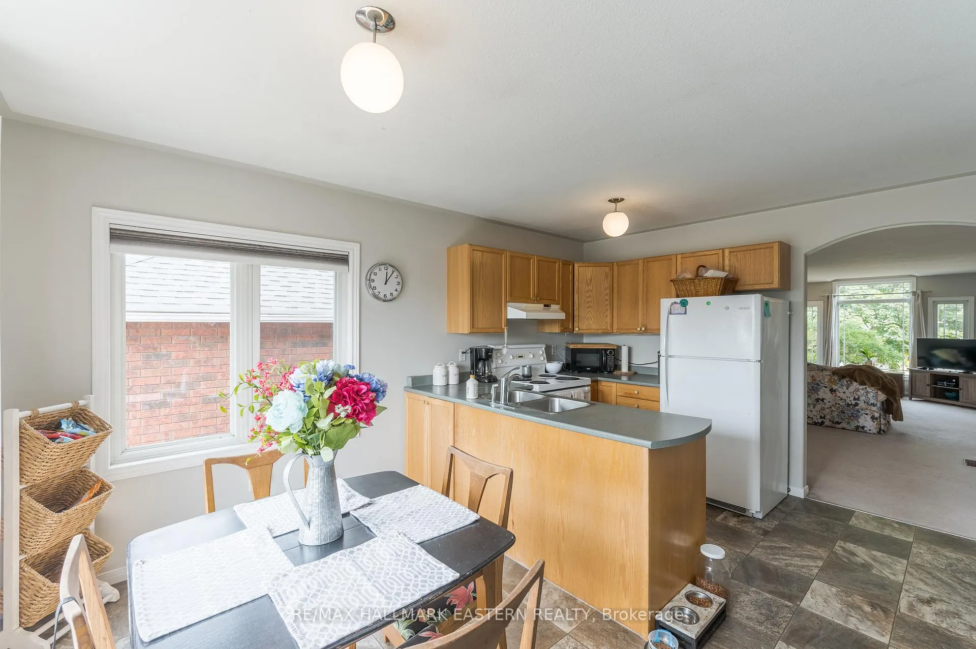 Photo 15 of 661 Trailview Drive, Peterborough, Ashburnham Ward 4 — HOMEH