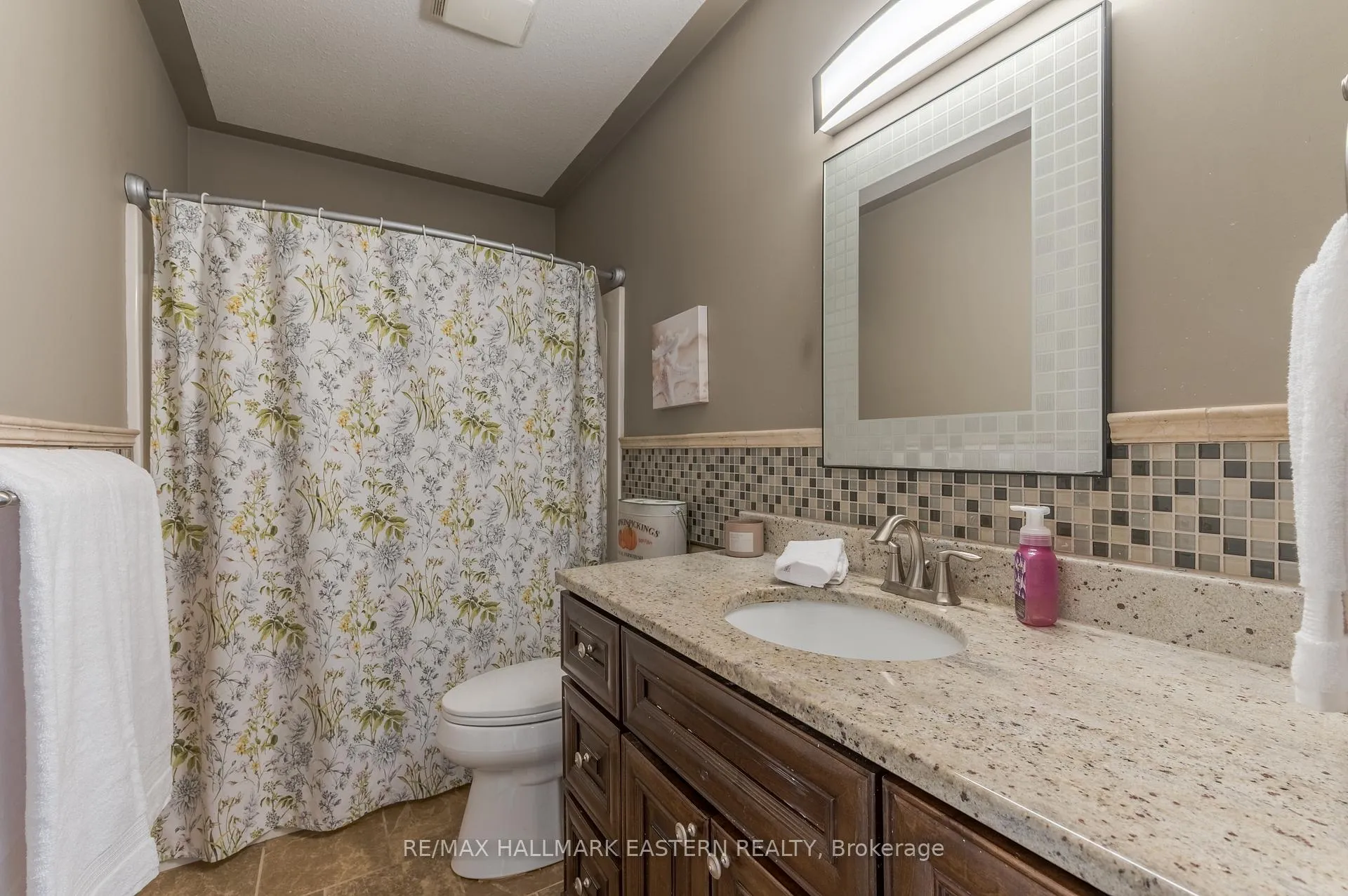 Photo 24 of 661 Trailview Drive, Peterborough, Ashburnham Ward 4 — HOMEH