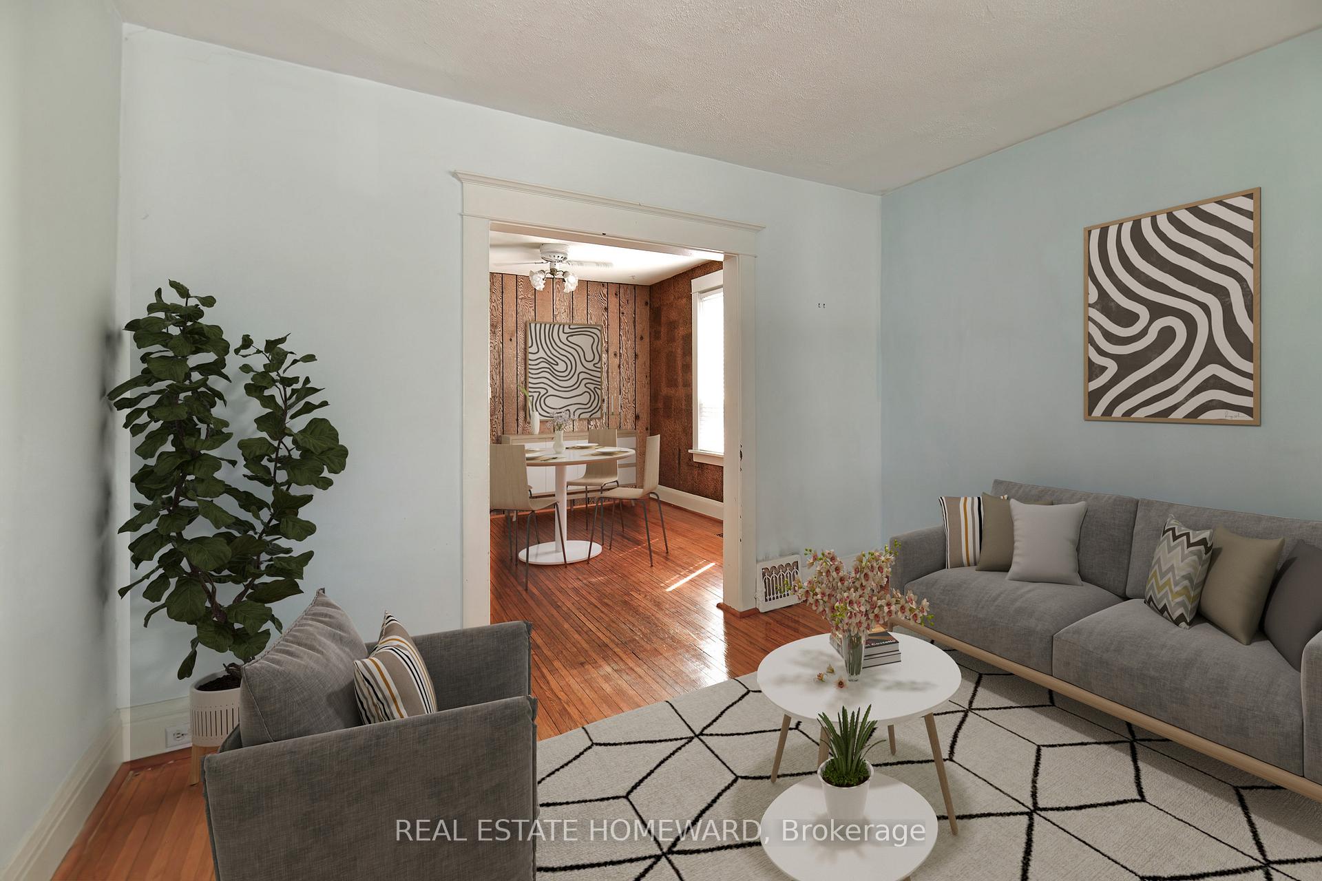 Photo 3 of 295 Chisholm Avenue, Toronto, Woodbine-Lumsden — HOMEH