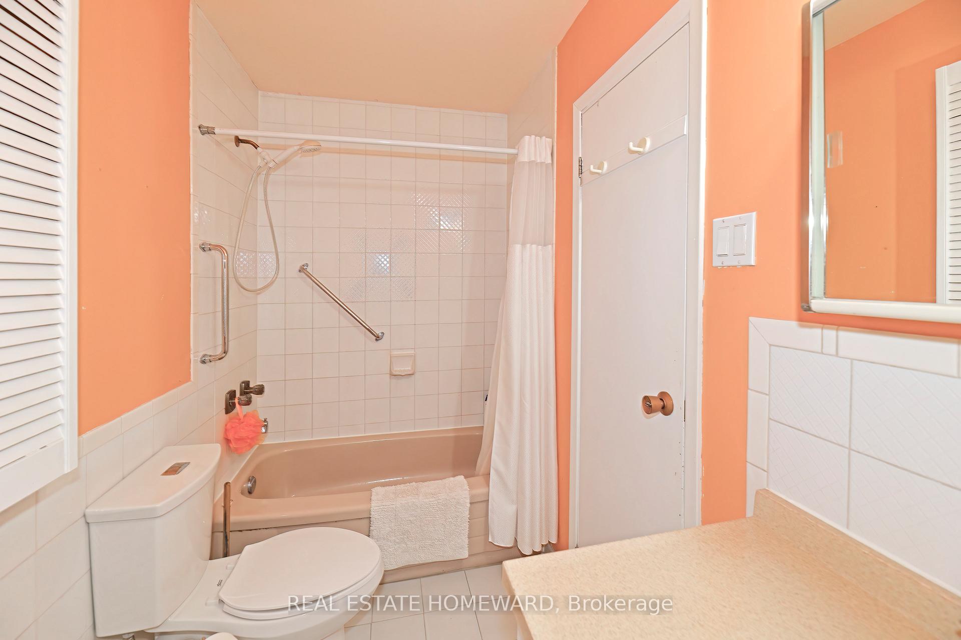 Photo 7 of 295 Chisholm Avenue, Toronto, Woodbine-Lumsden — HOMEH